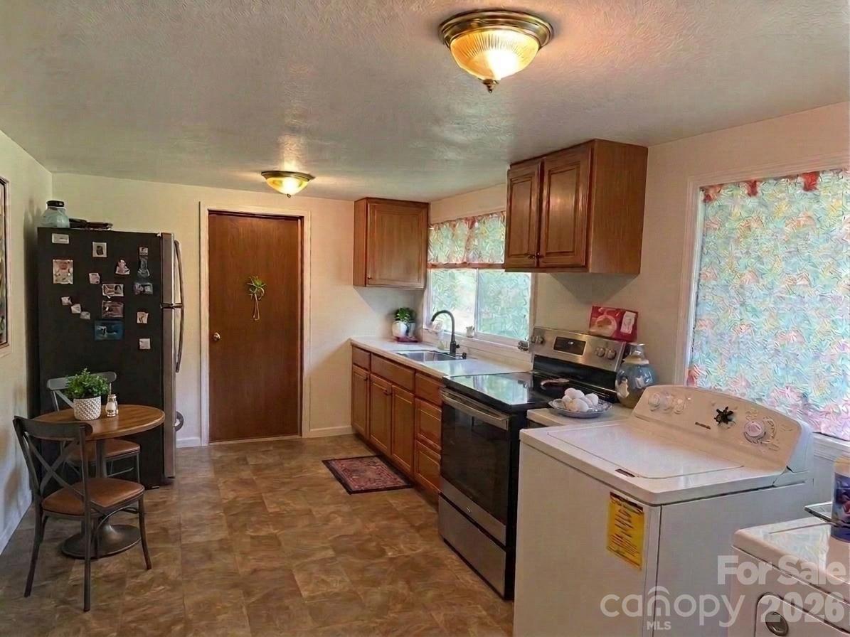 304 Main Avenue Property Photo 8