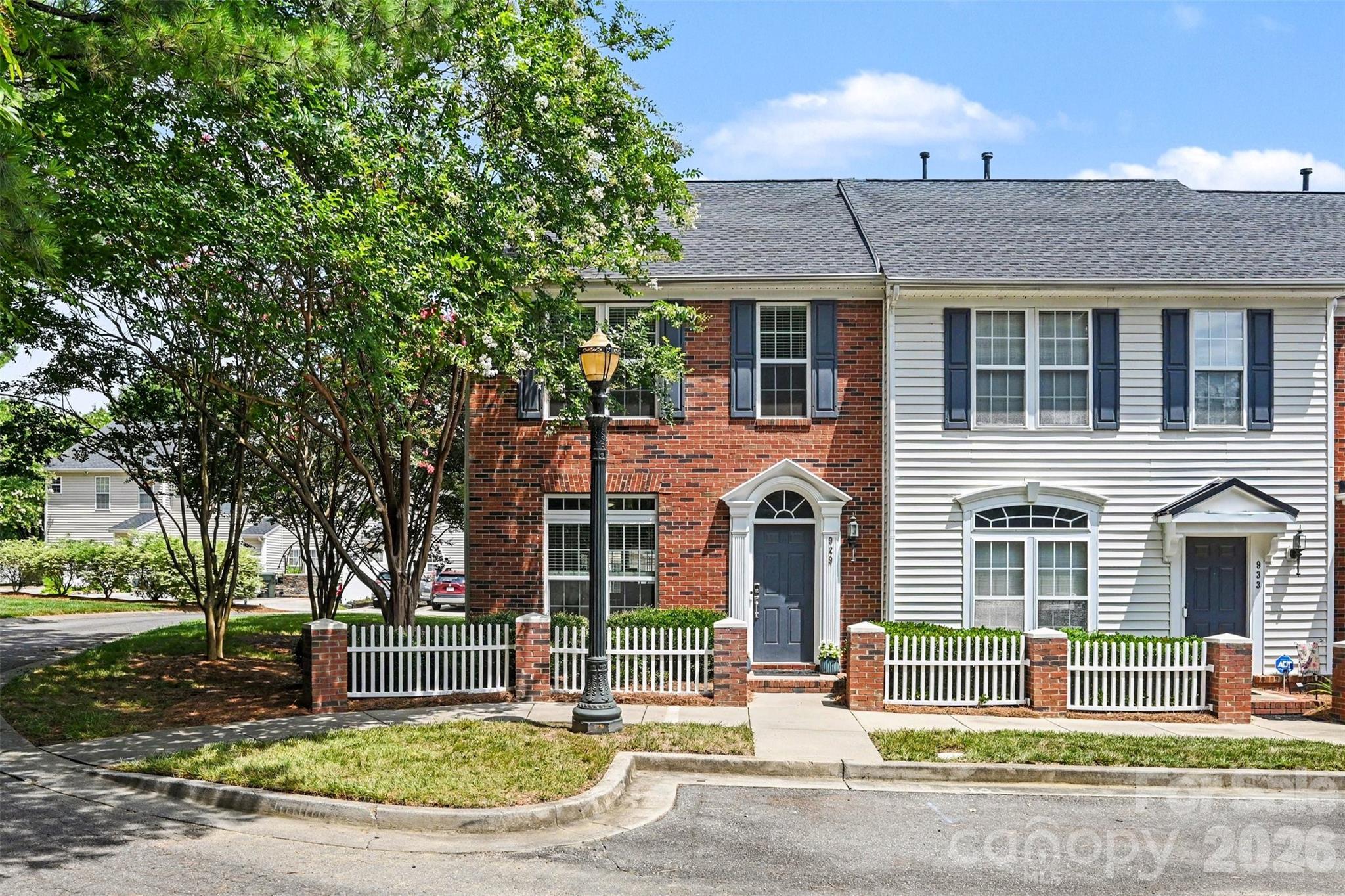 929 Coolsprings Lane