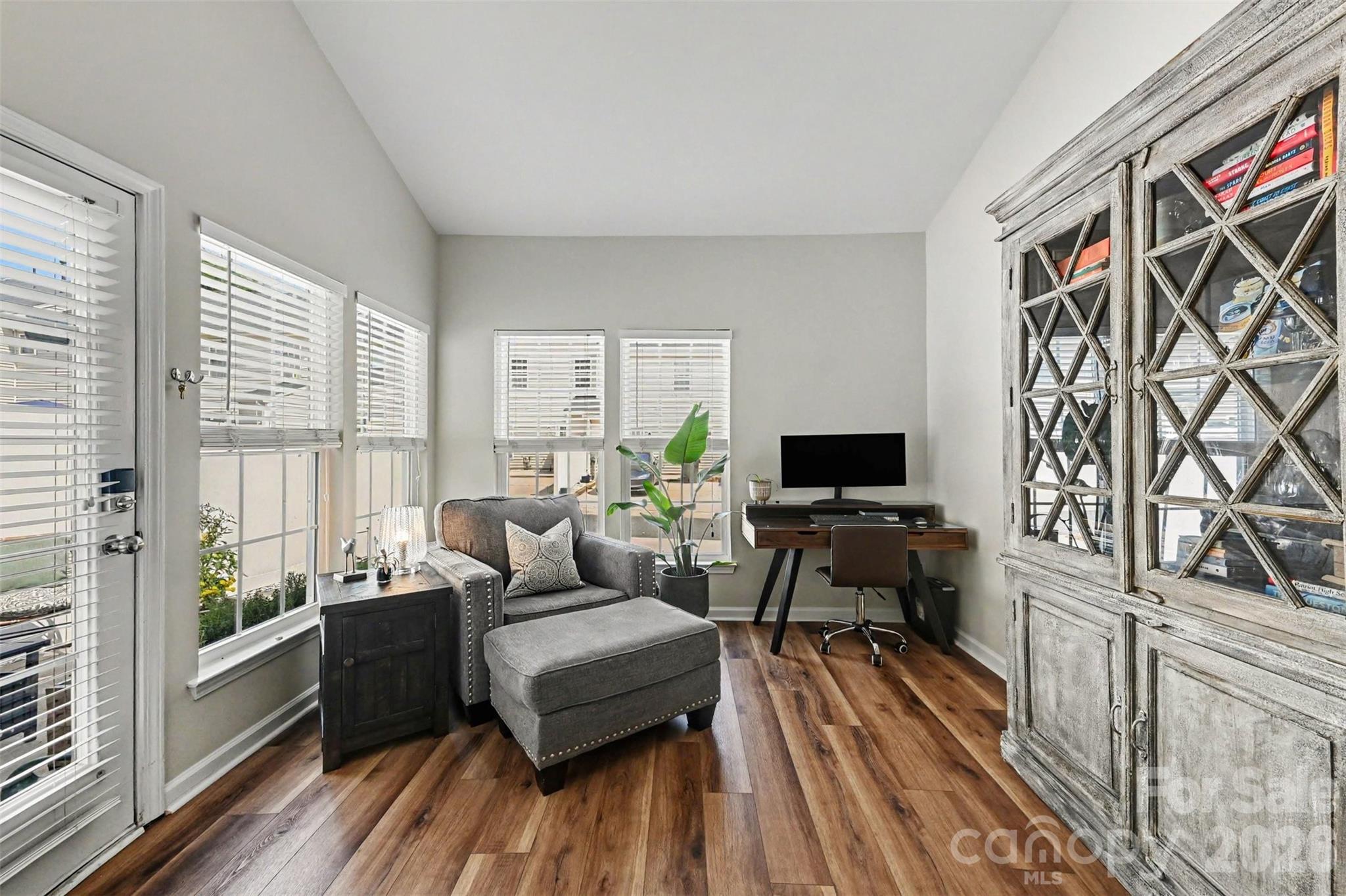 929 Coolsprings Lane Property Photo 13