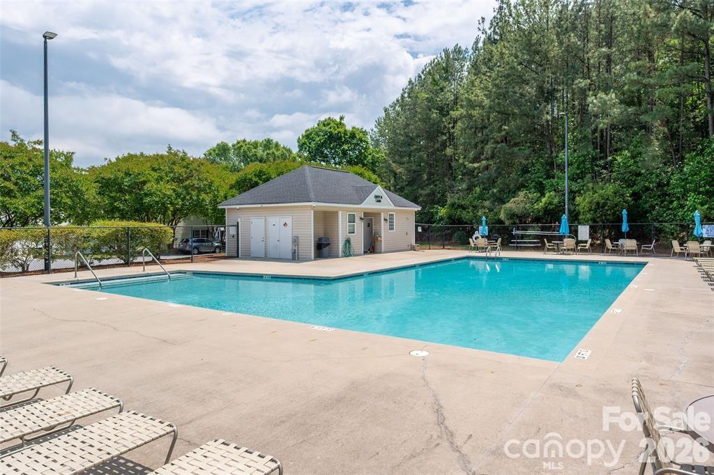 929 Coolsprings Lane Property Photo 27