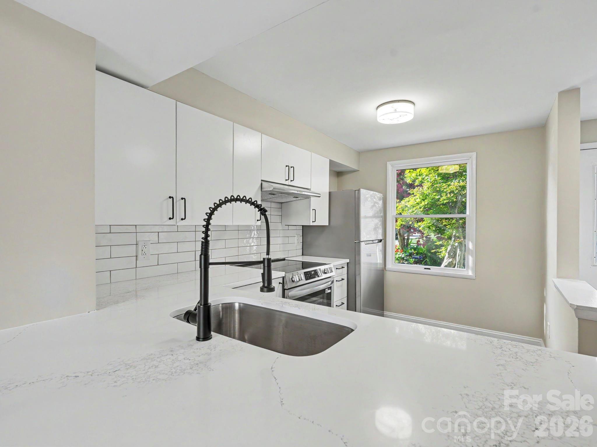 7321 Pebblestone Drive B Property Photo 8