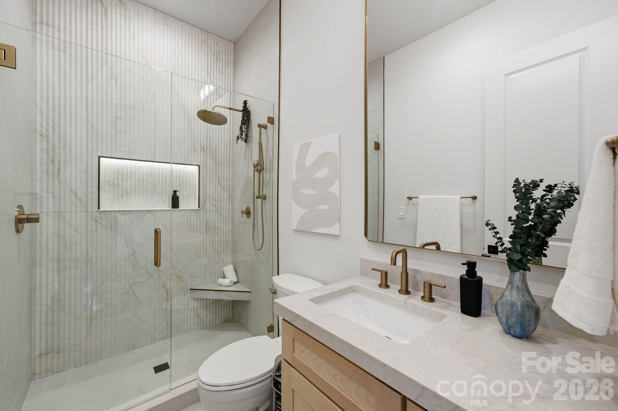 1412 Lyon Court Property Photo 6