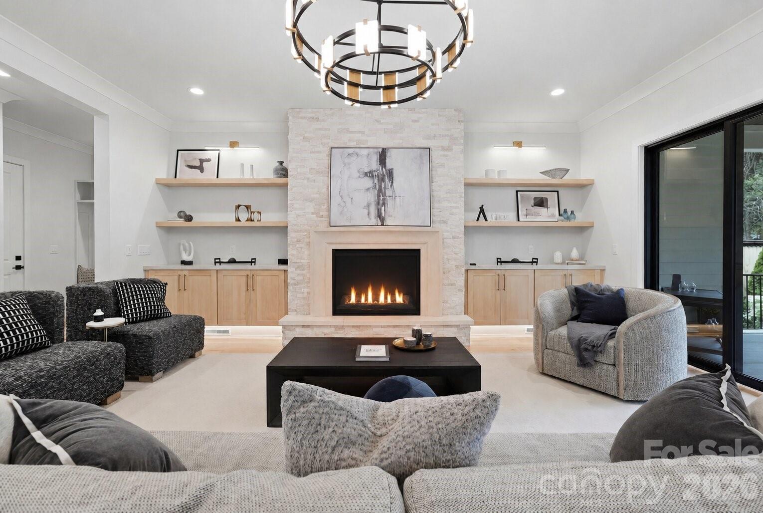 1412 Lyon Court Property Photo 8