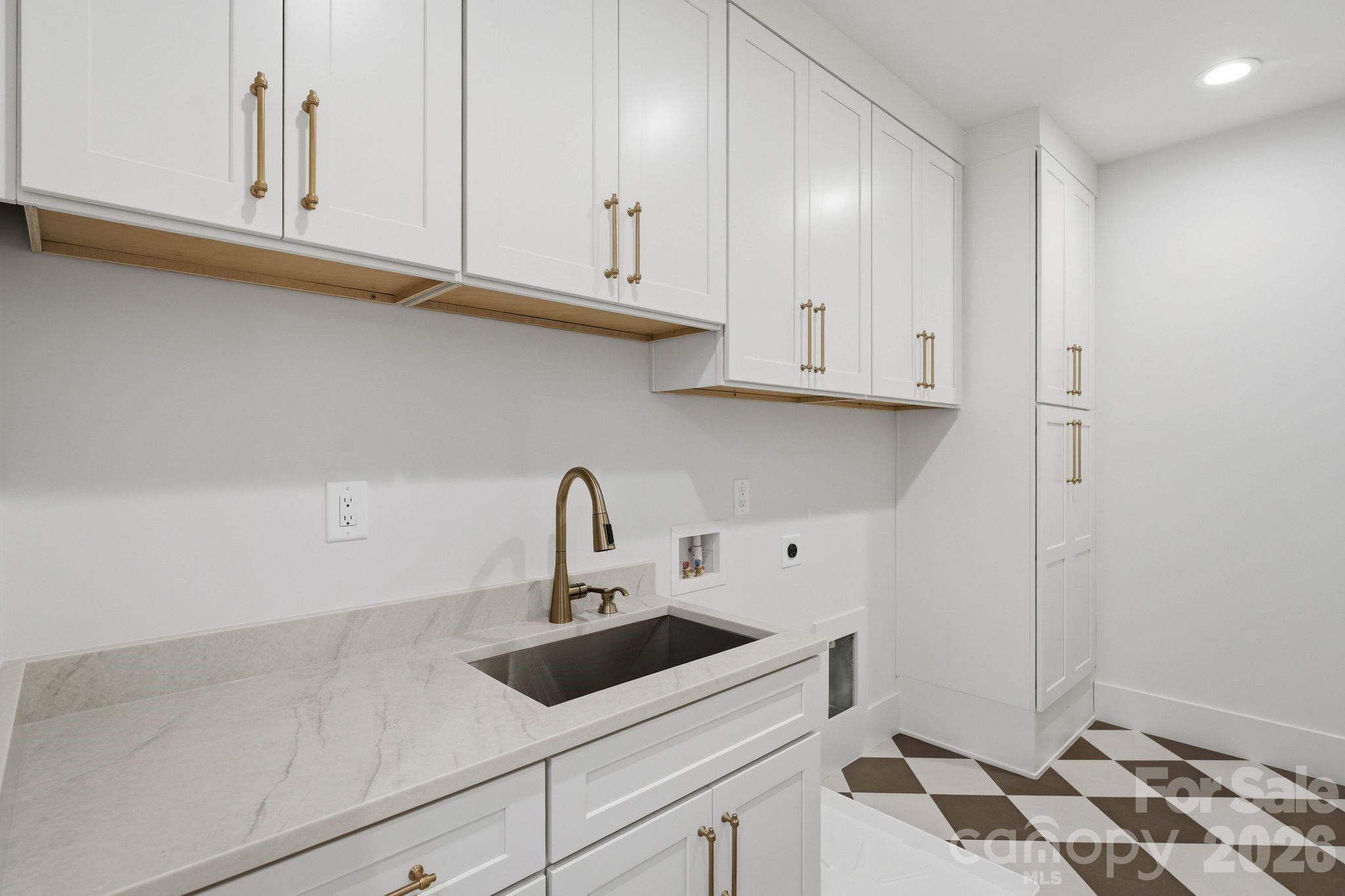 1412 Lyon Court Property Photo 43