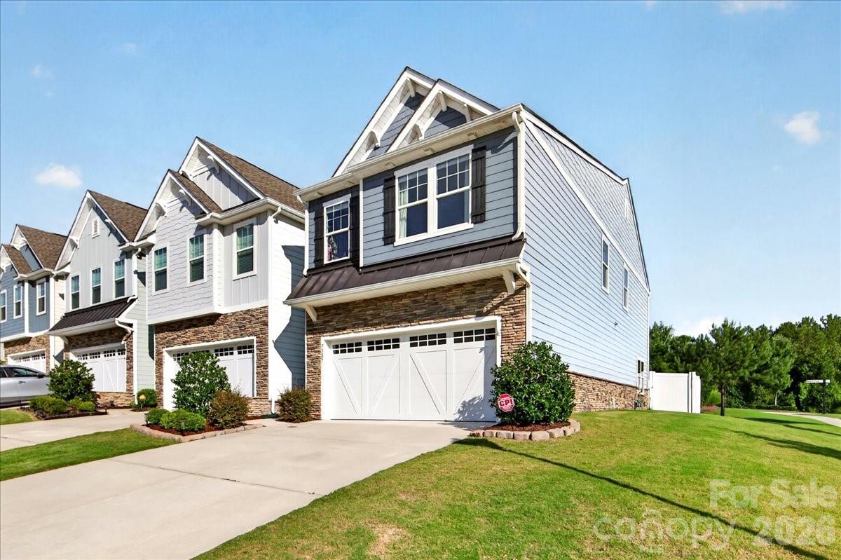 7585 Hartsfield Drive Property Photo 2