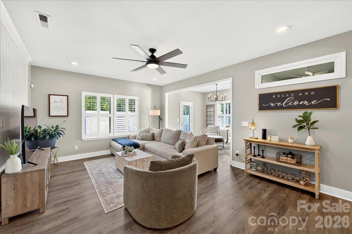7585 Hartsfield Drive Property Photo 12