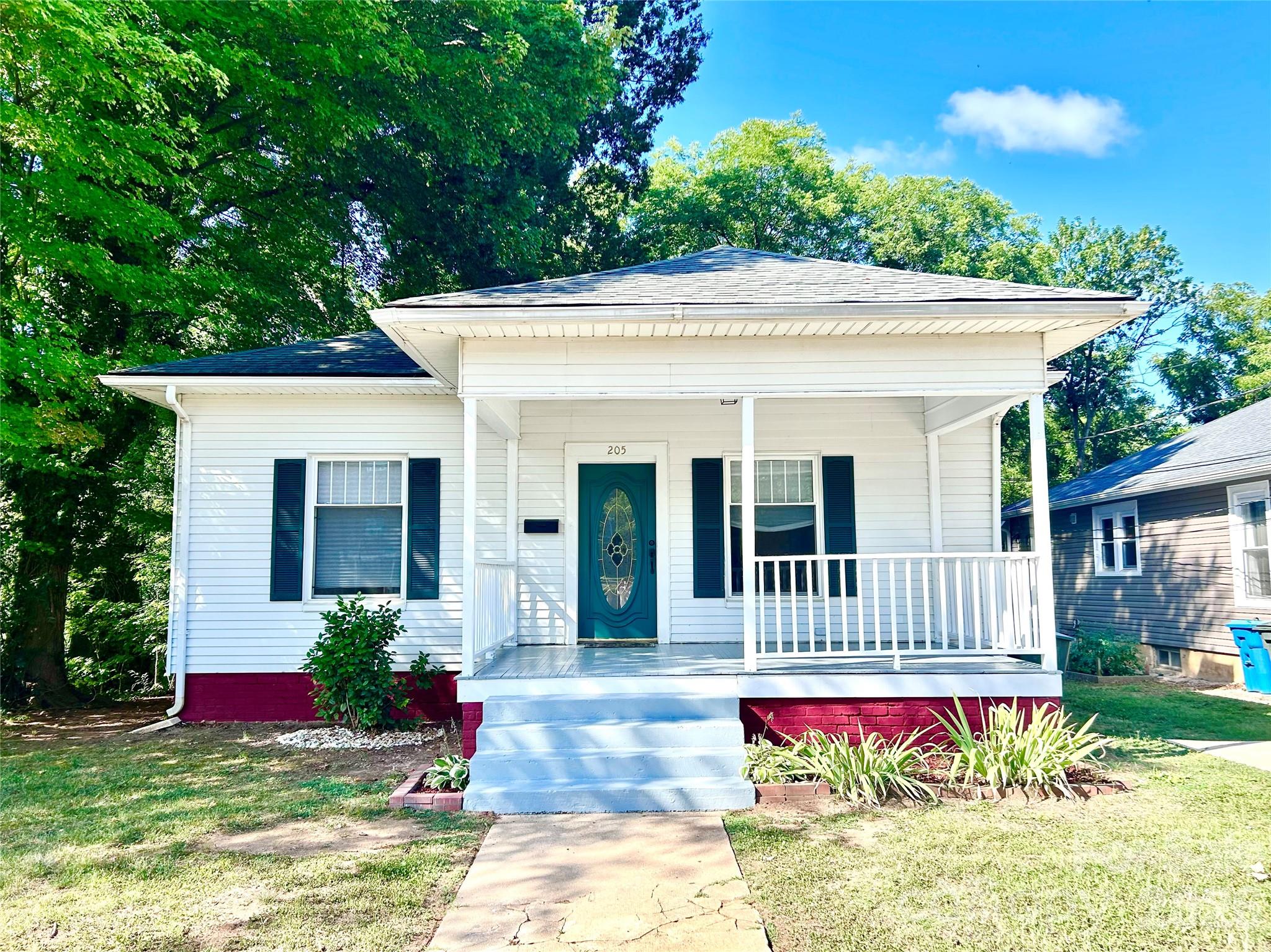 205 Elm Street Property Photo 1