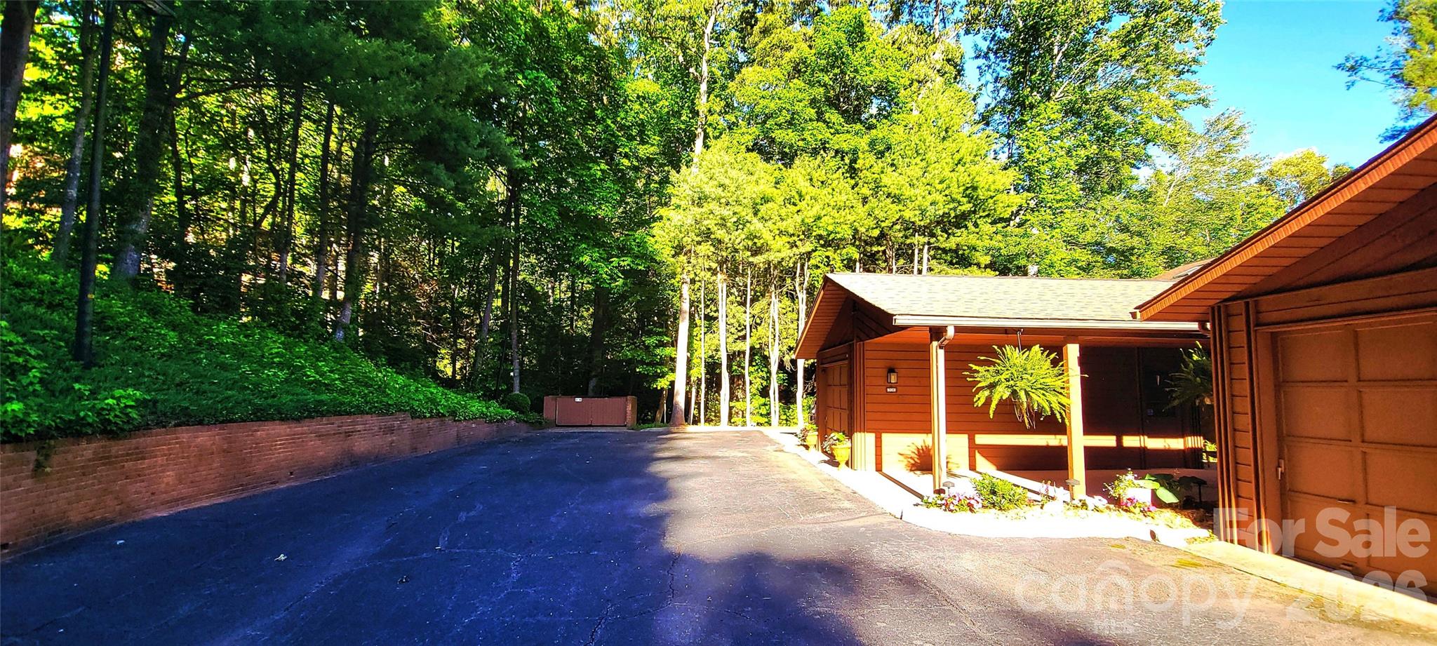 308 Woodfield Drive Property Photo 3
