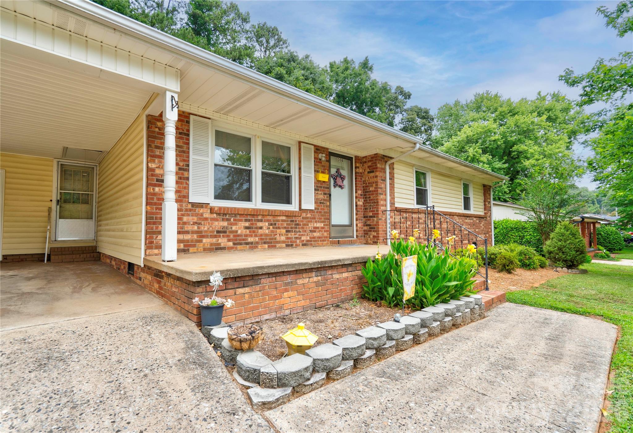 508 Leander Street Property Photo 2