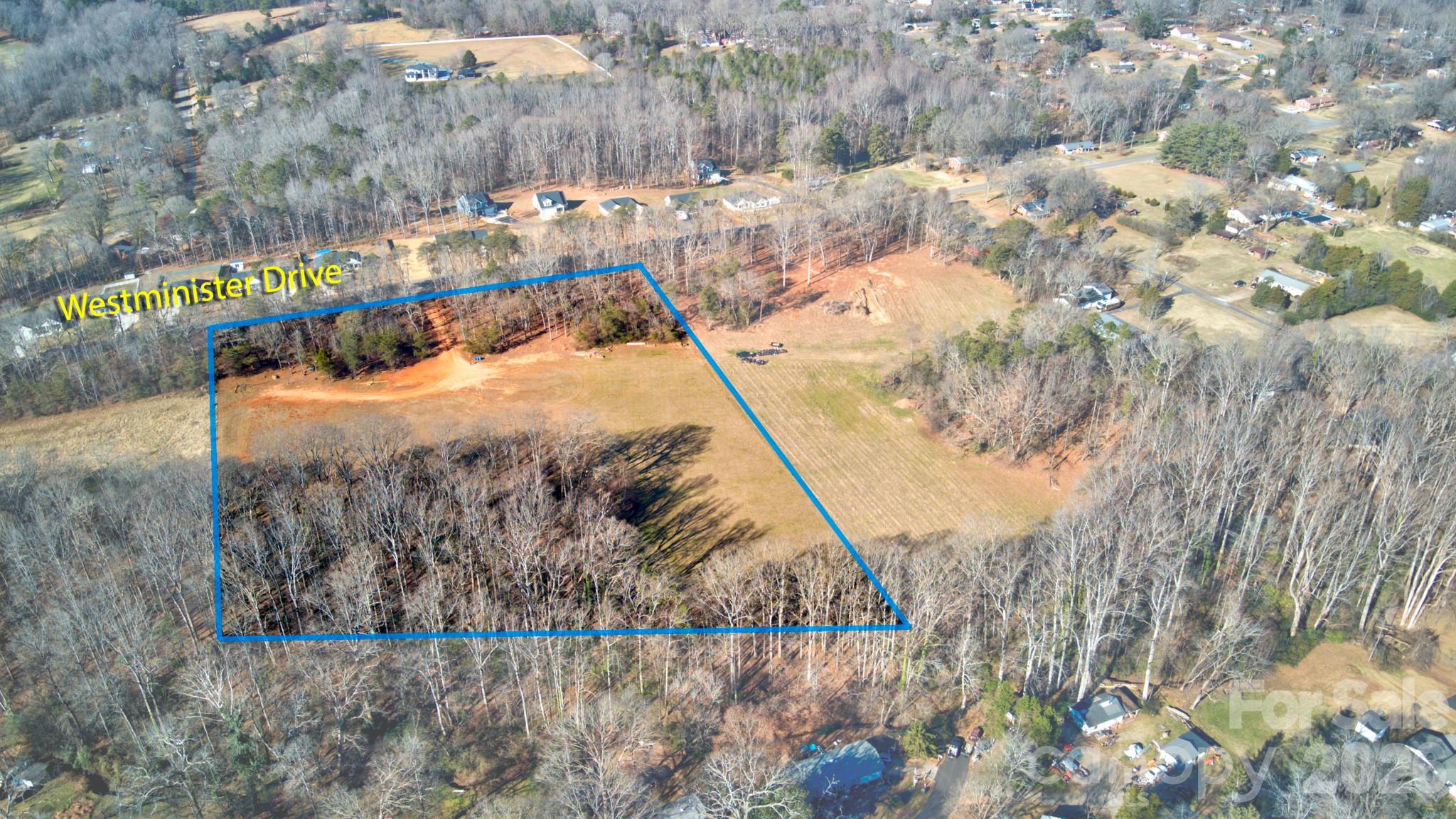 911 Westminster Drive Property Photo 3