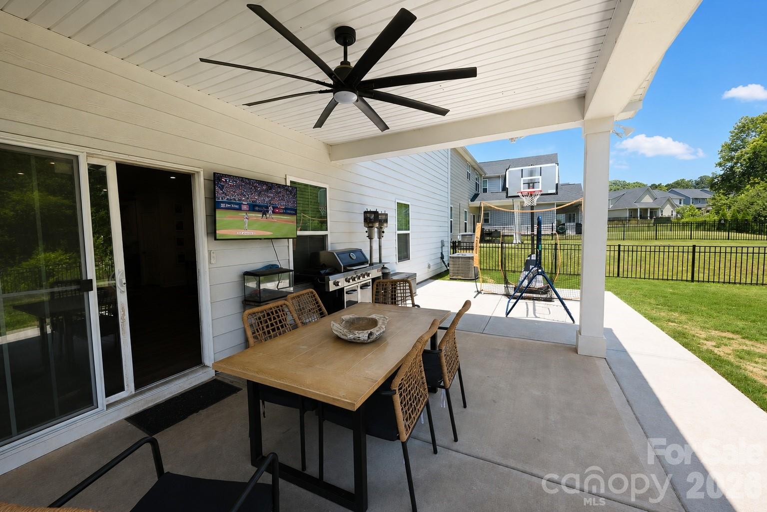 208 Tetcott Street Property Photo 4