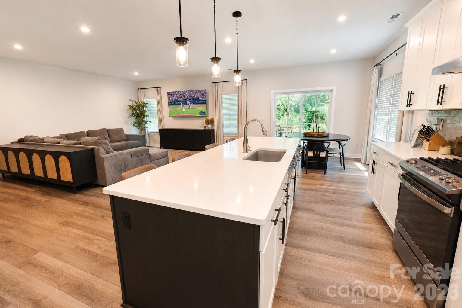 208 Tetcott Street Property Photo 7