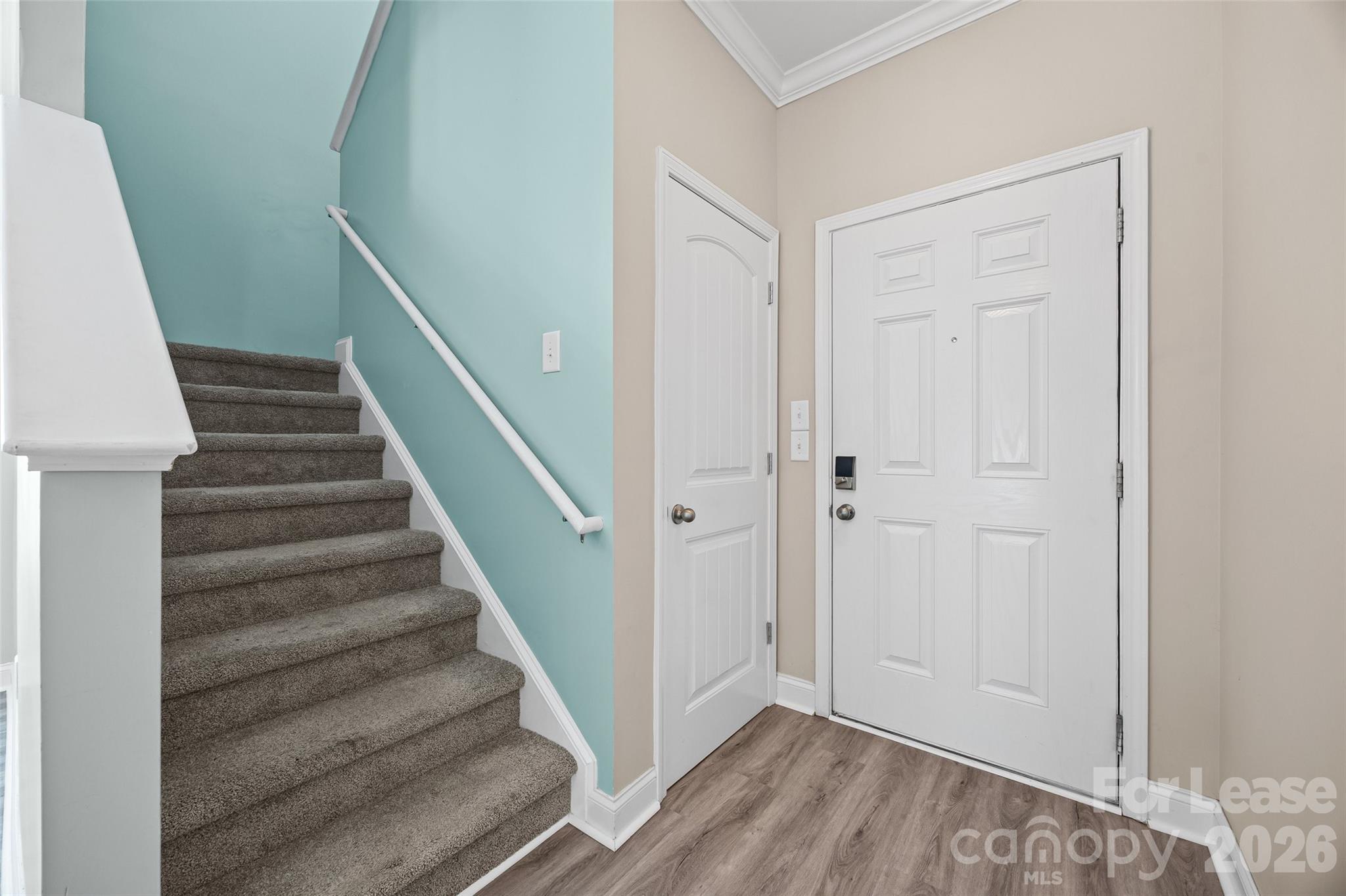 2090 Shady Pond Drive Property Photo 5