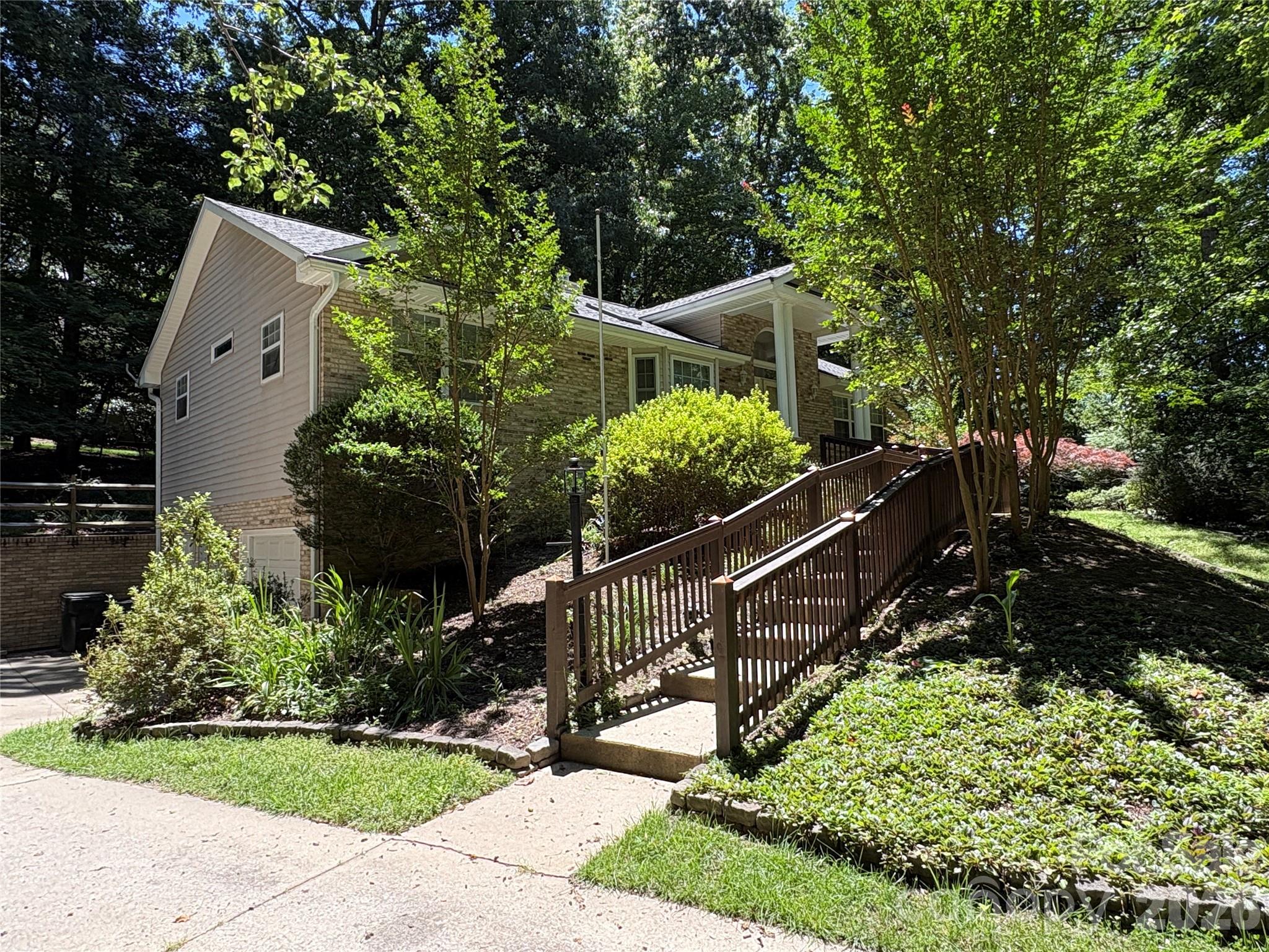 206 Camellia Way Property Photo 3