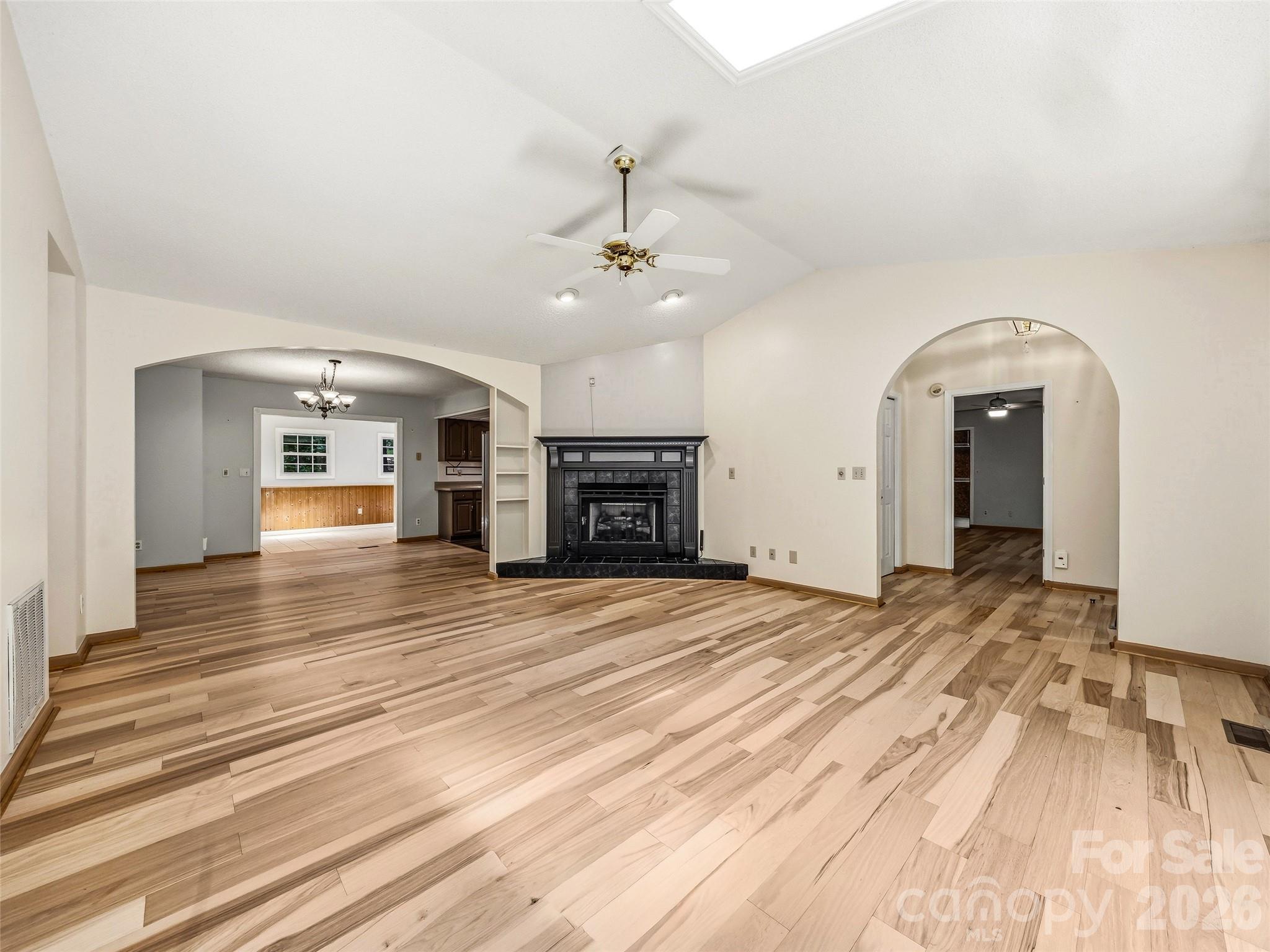 206 Camellia Way Property Photo 6