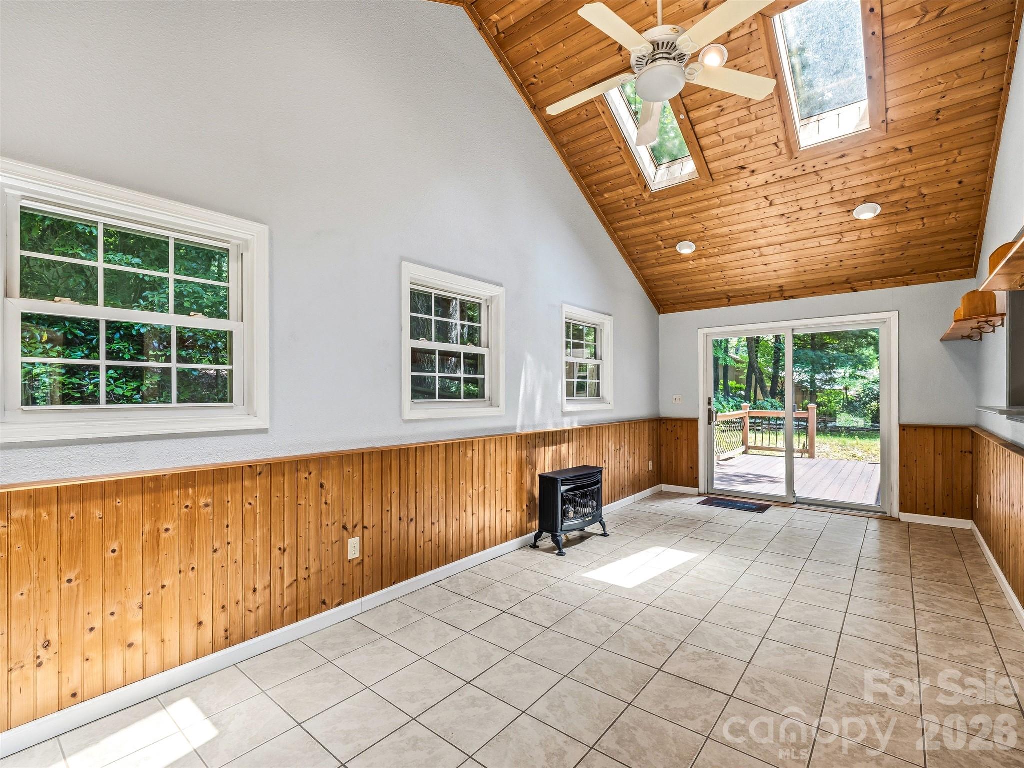 206 Camellia Way Property Photo 11