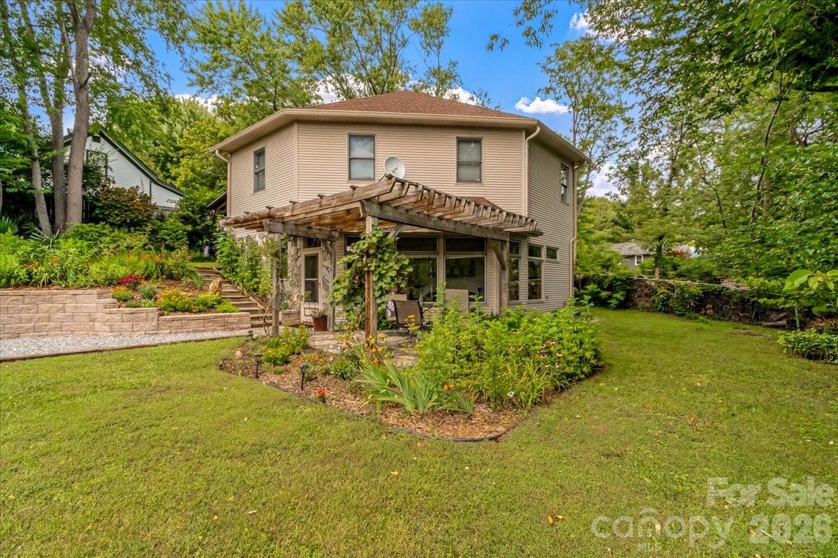 96 Woodrow Avenue Property Photo 3