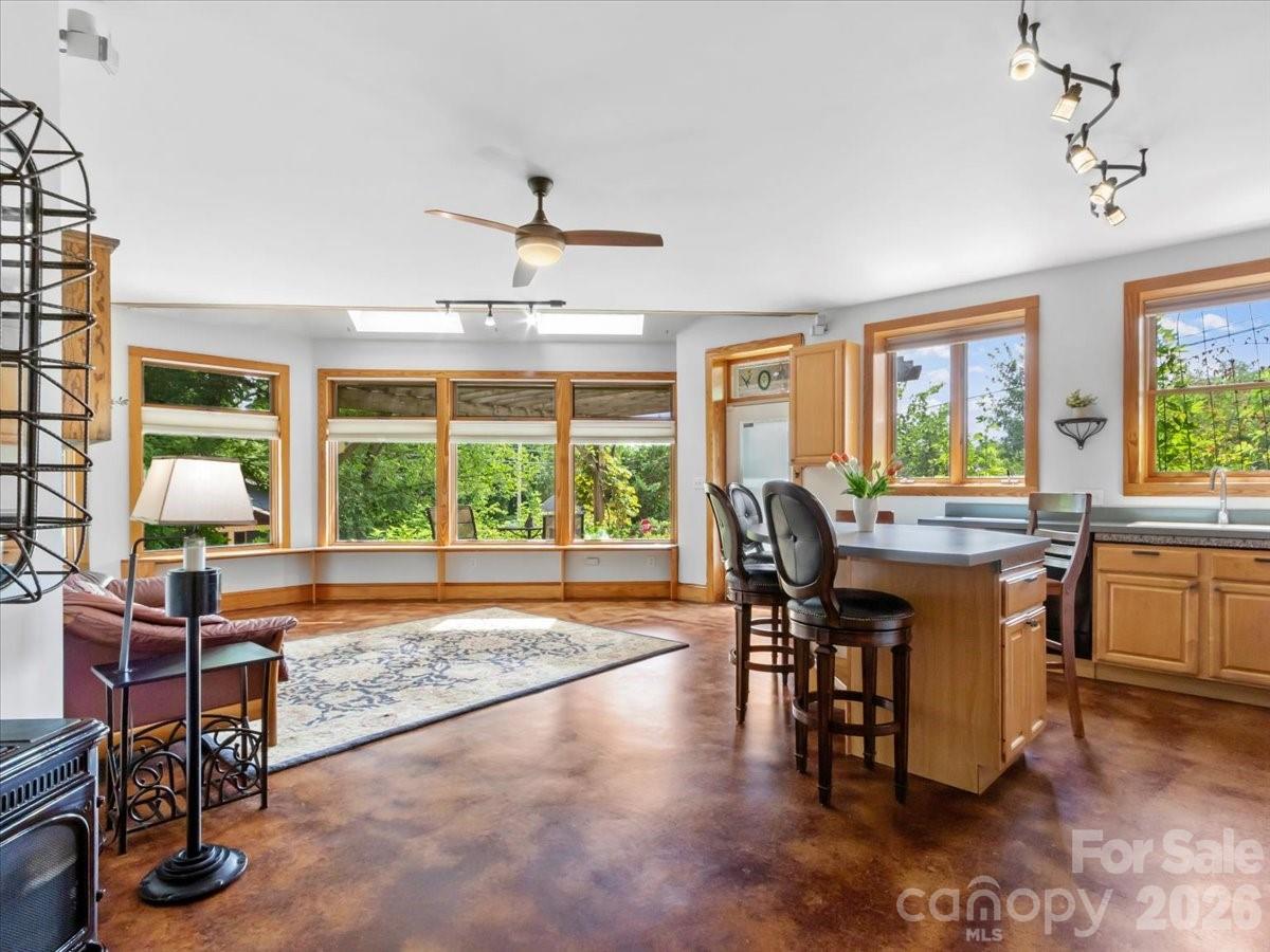 96 Woodrow Avenue Property Photo 11