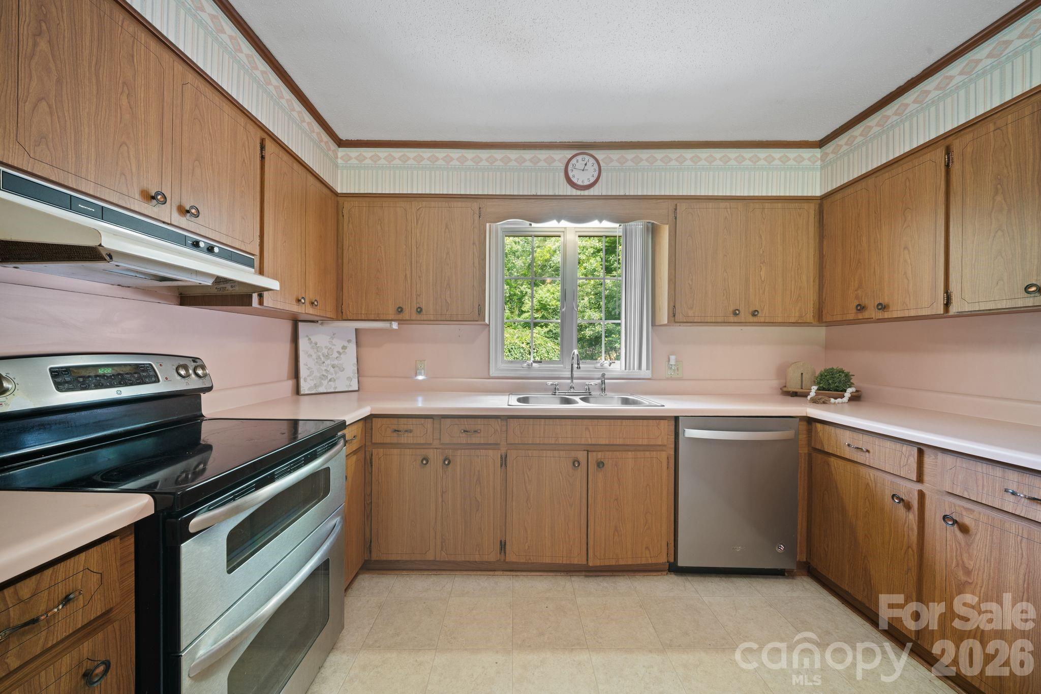 528 Baccus Siding Road Property Photo 5