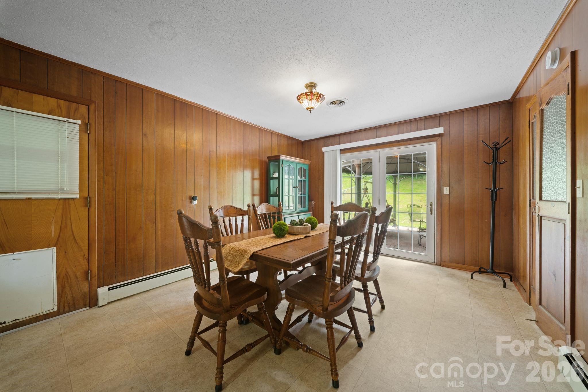 528 Baccus Siding Road Property Photo 8