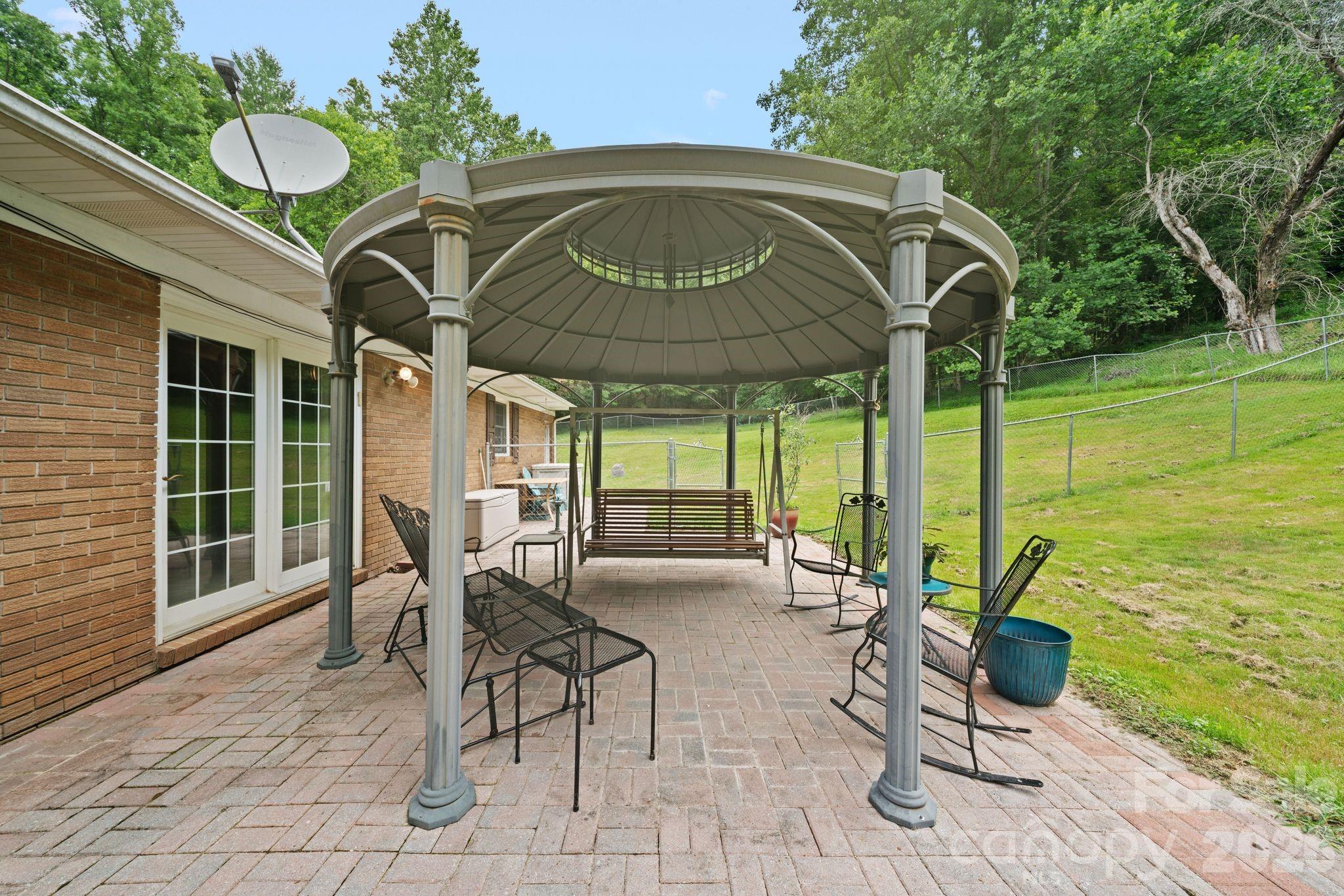 528 Baccus Siding Road Property Photo 17