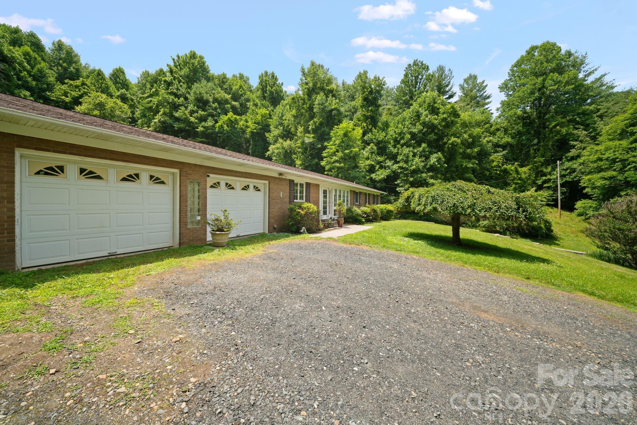 528 Baccus Siding Road Property Photo 23