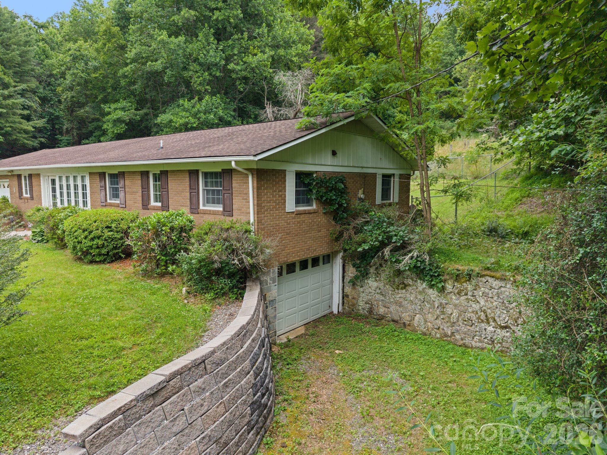 528 Baccus Siding Road Property Photo 25