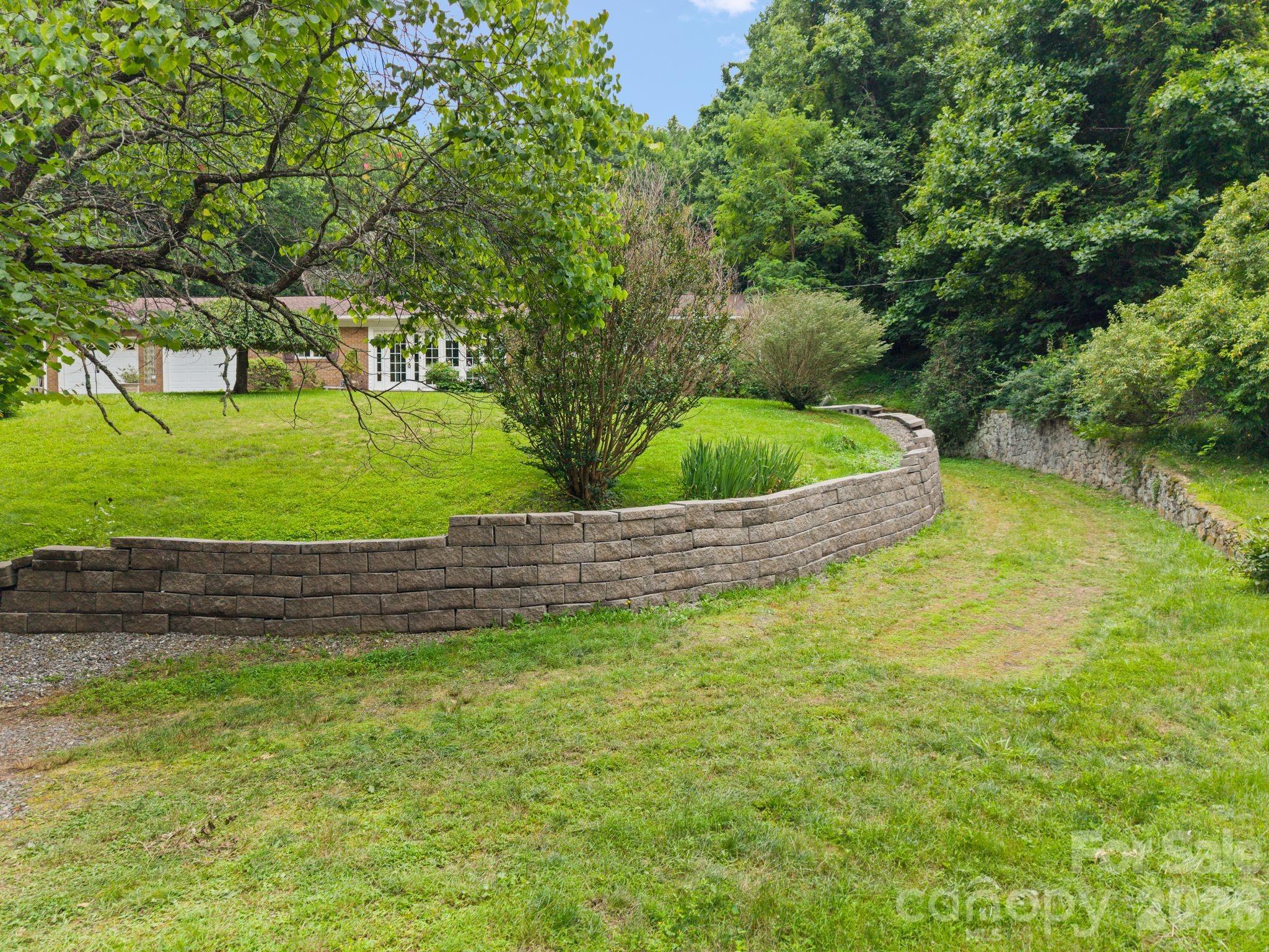 528 Baccus Siding Road Property Photo 27