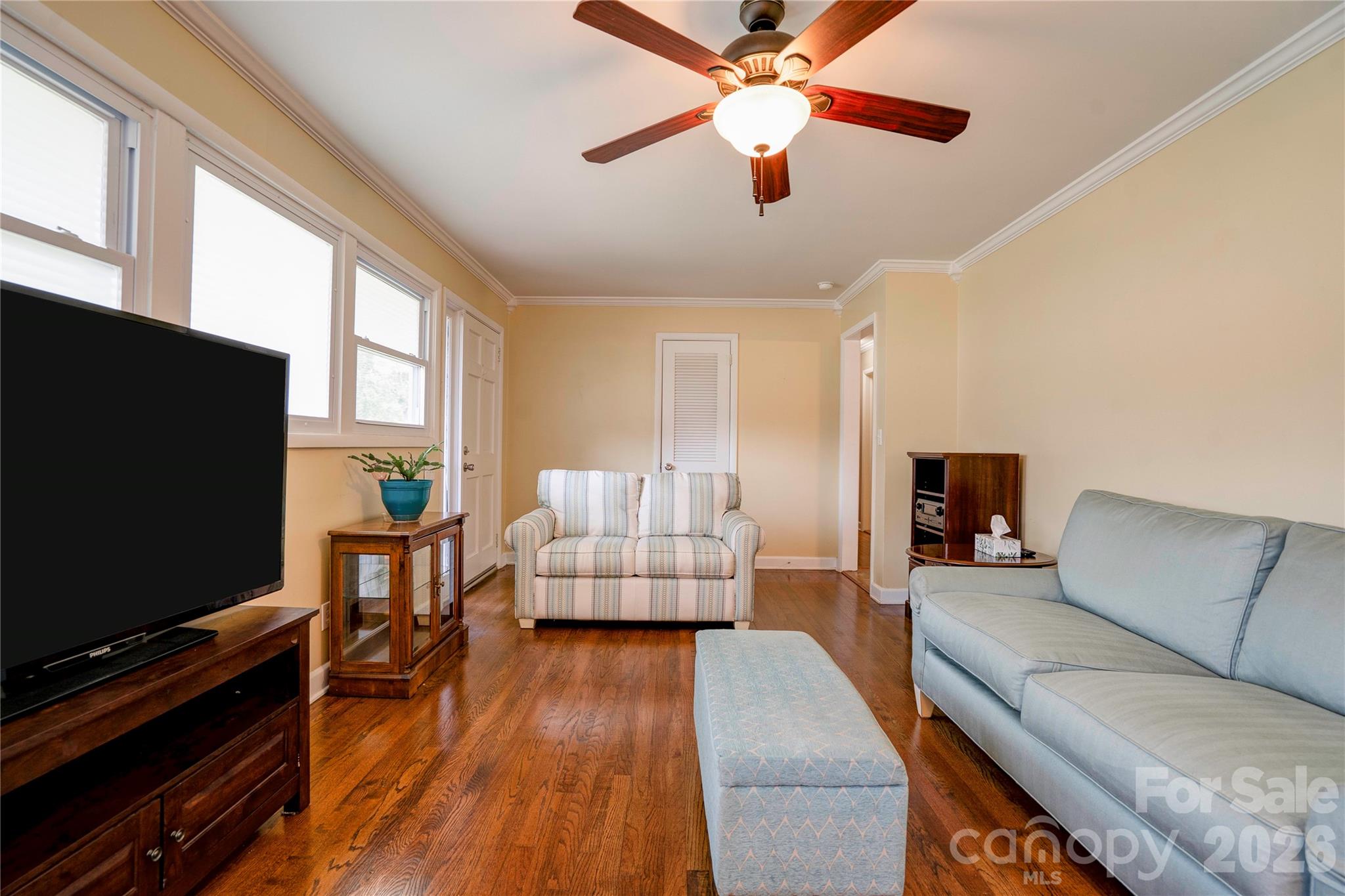613 Tina Drive Property Photo 3