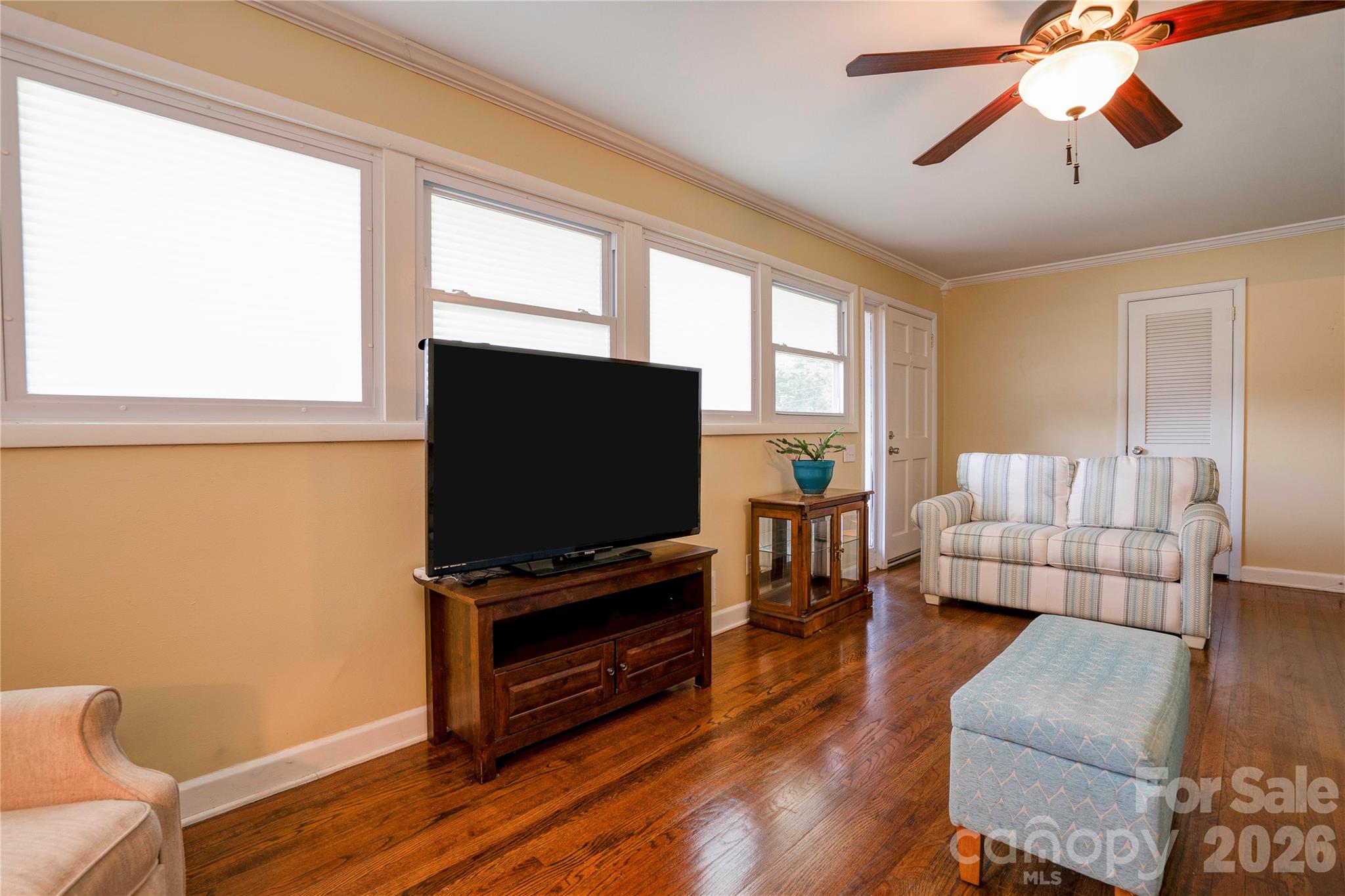 613 Tina Drive Property Photo 5