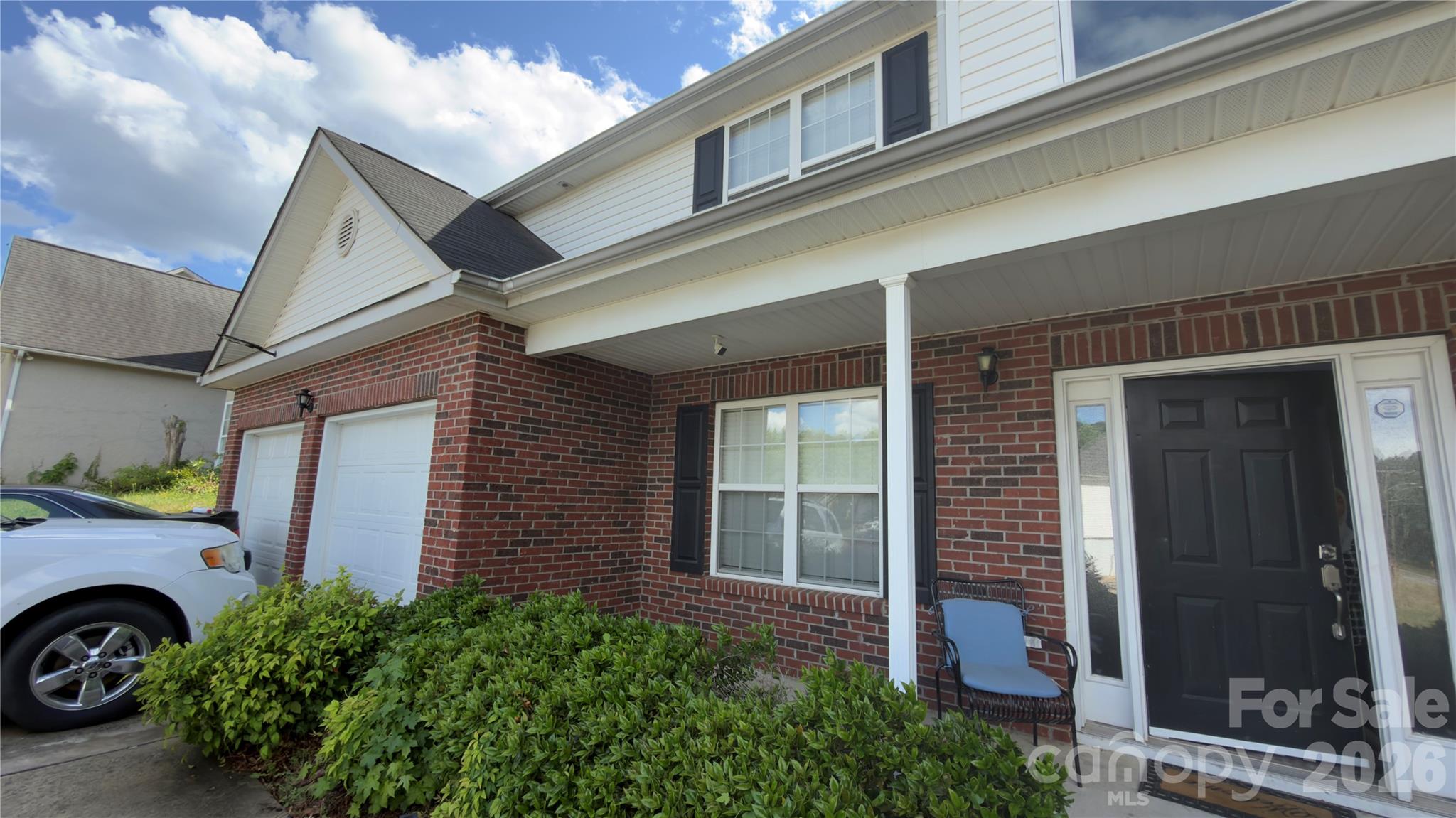 5227 Eagle Creek Drive Property Photo 2