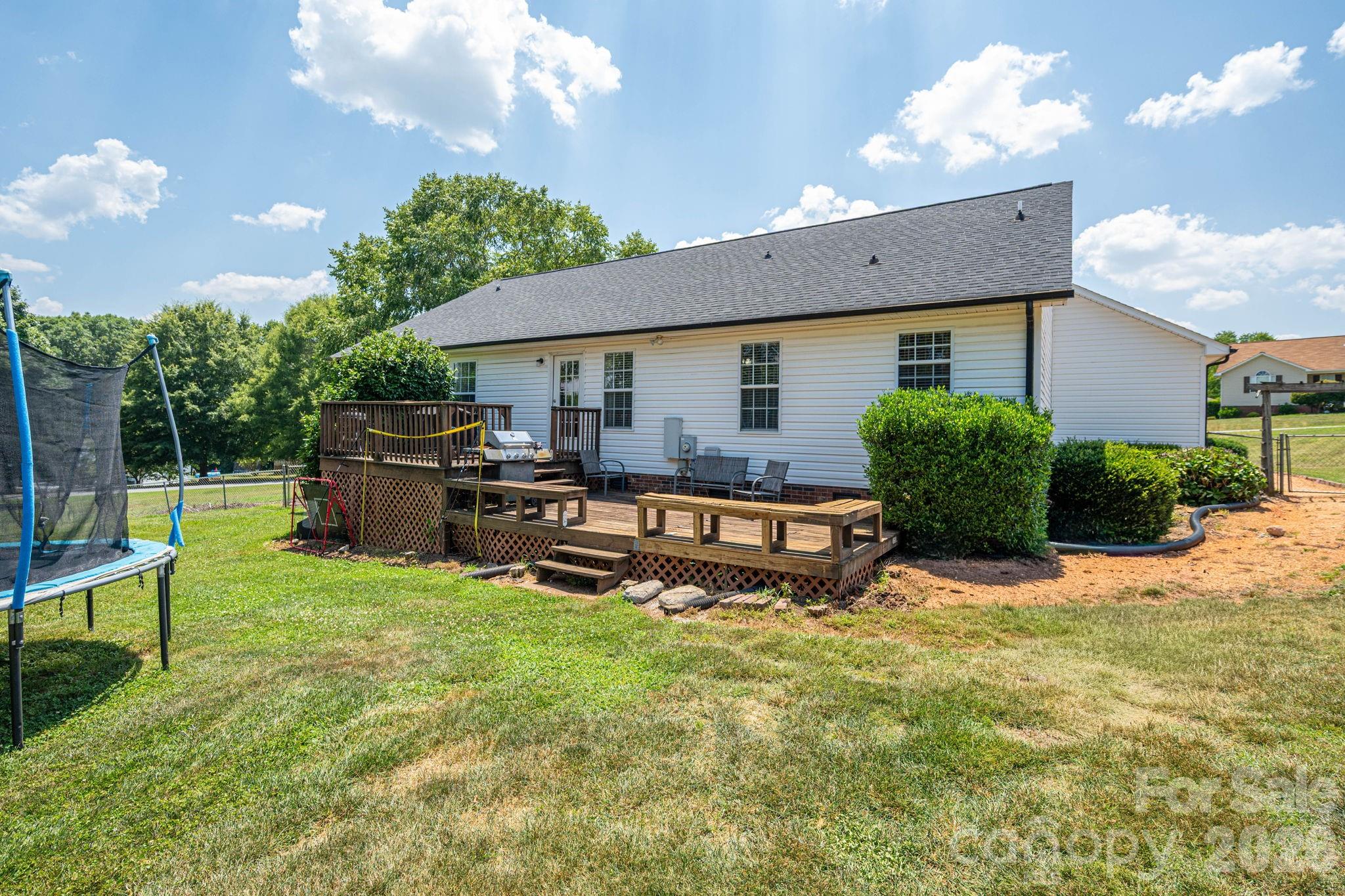 2524 Old Pond Drive Property Photo 28