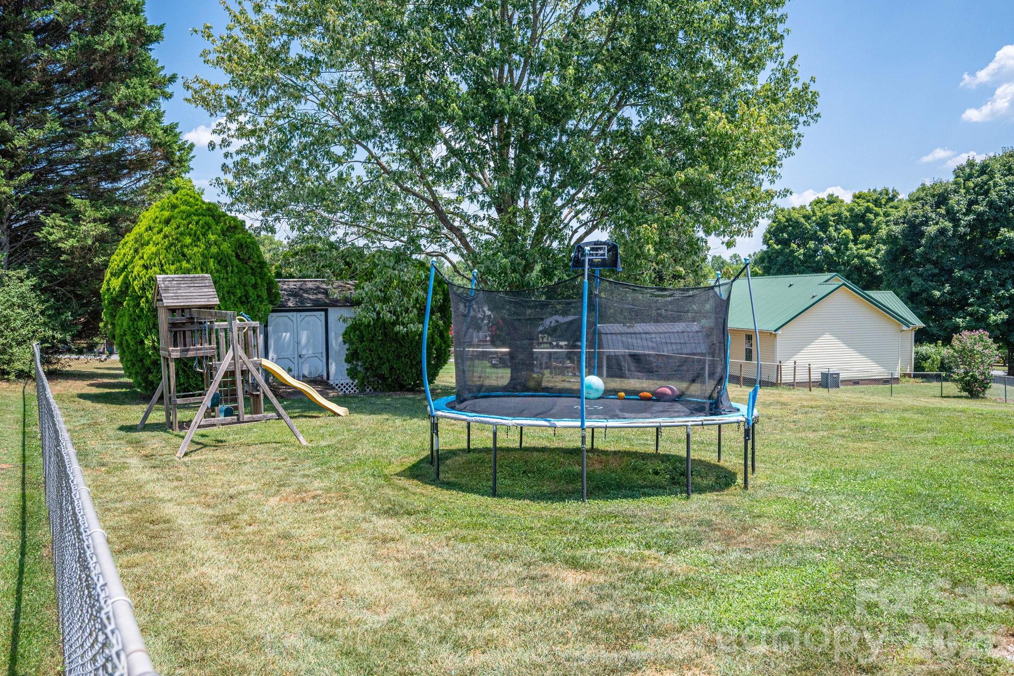 2524 Old Pond Drive Property Photo 36