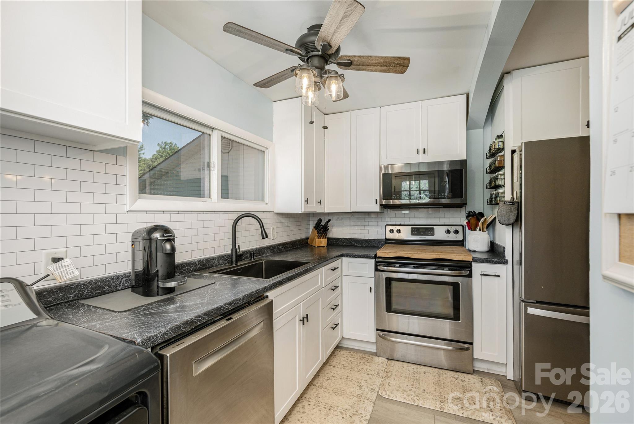 419 Big Bend Road Property Photo 8