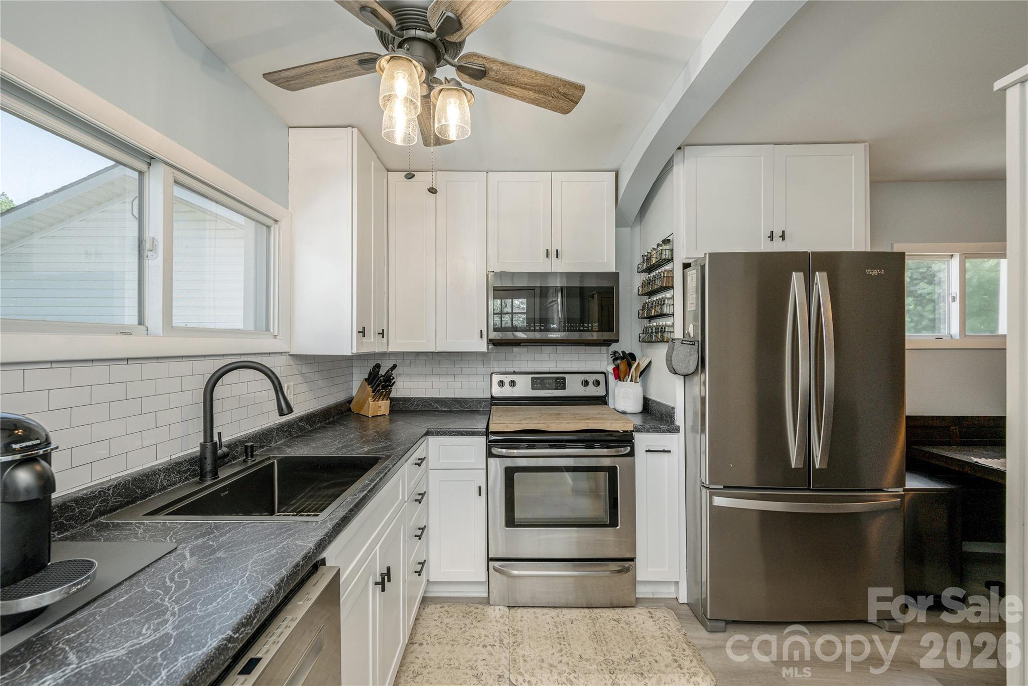 419 Big Bend Road Property Photo 9