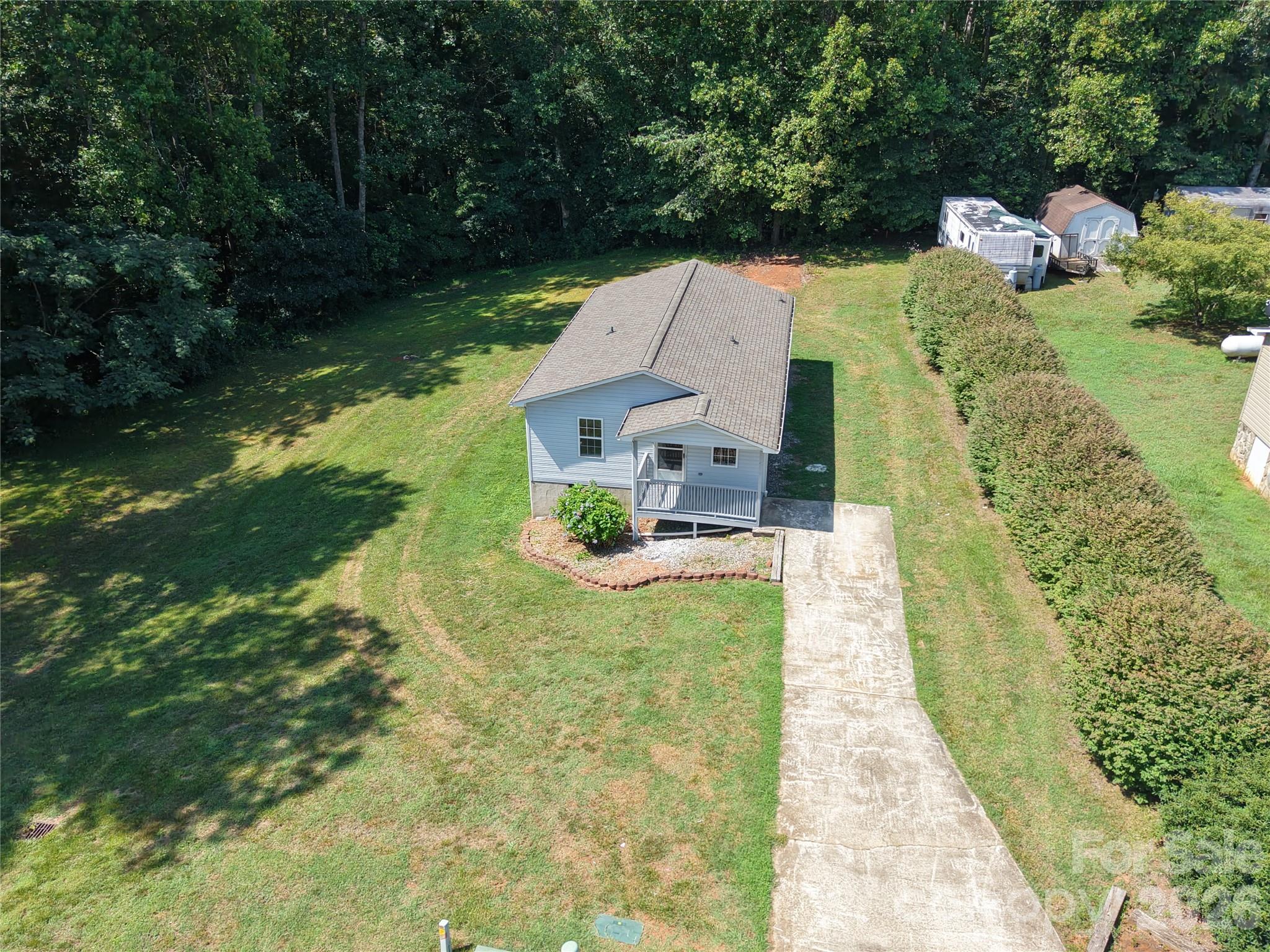 4843 Mayfield Drive Property Photo 6