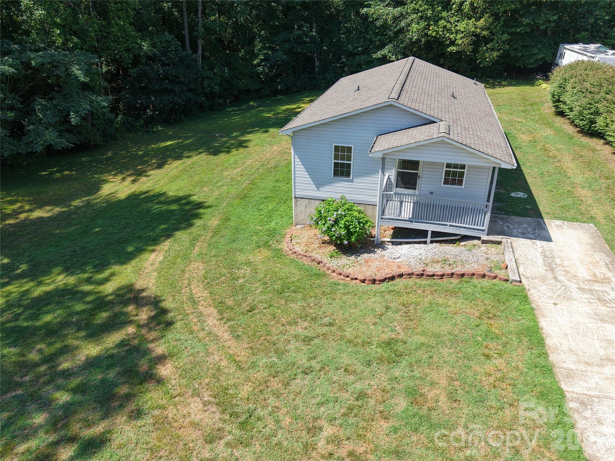 4843 Mayfield Drive Property Photo 8