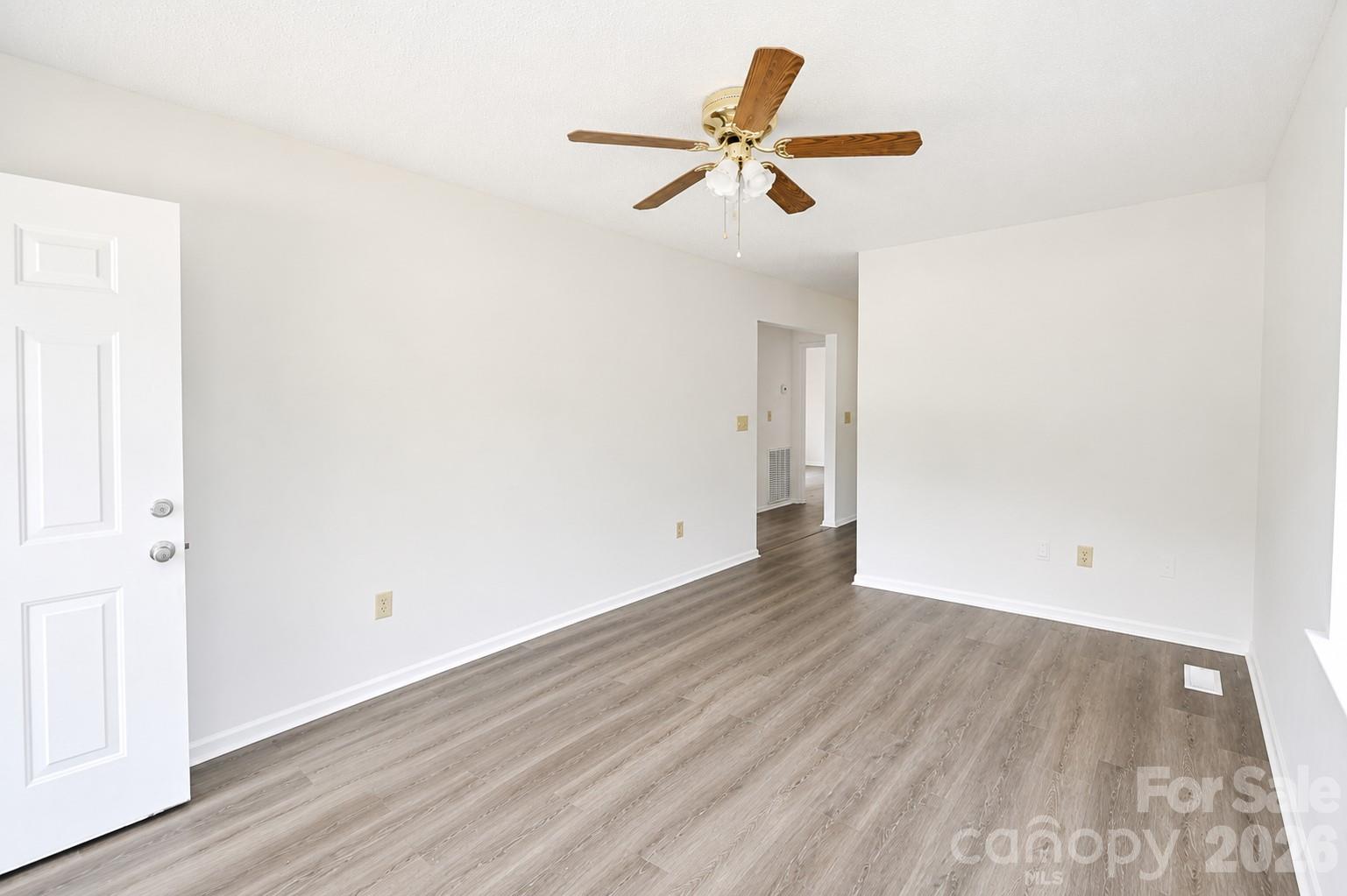 4843 Mayfield Drive Property Photo 13