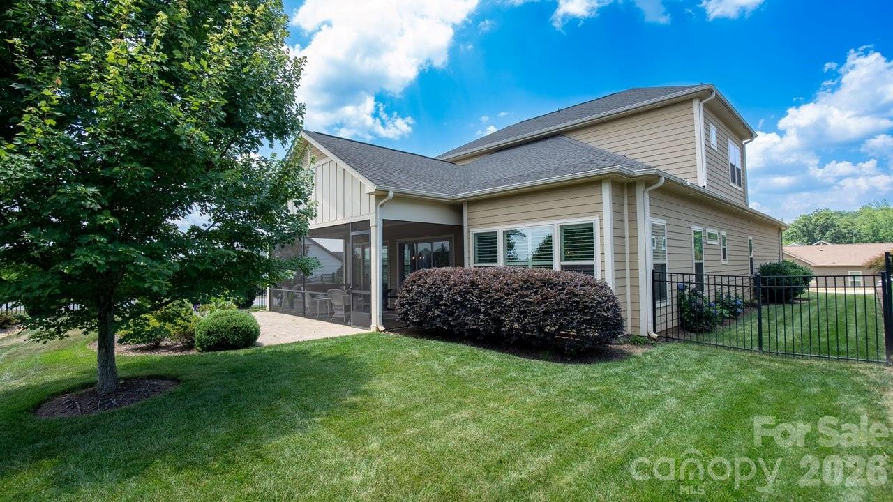 261 Stone Mountain Way Property Photo 2