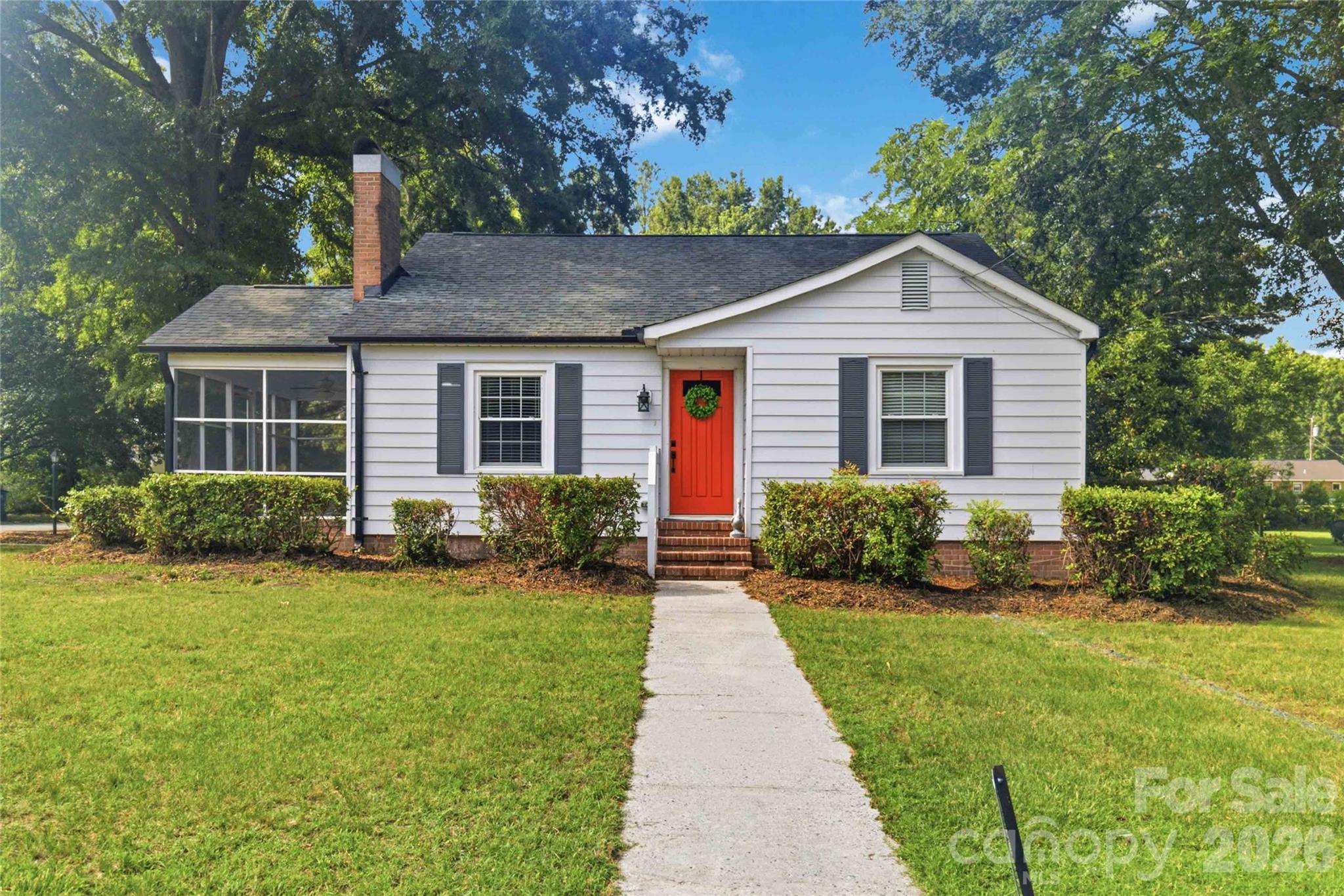 201 W Elm Street Property Photo 1