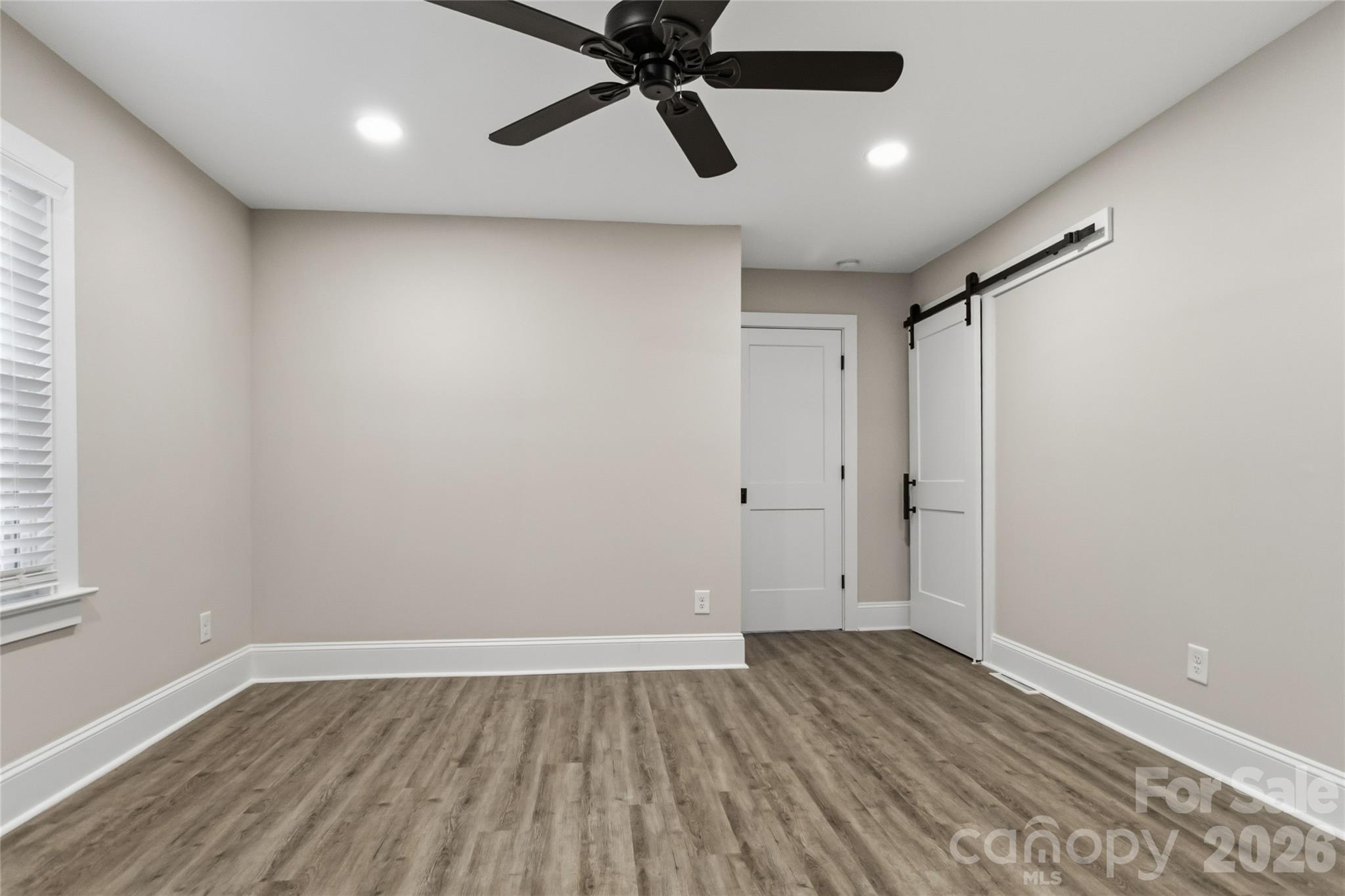 201 W Elm Street Property Photo 19