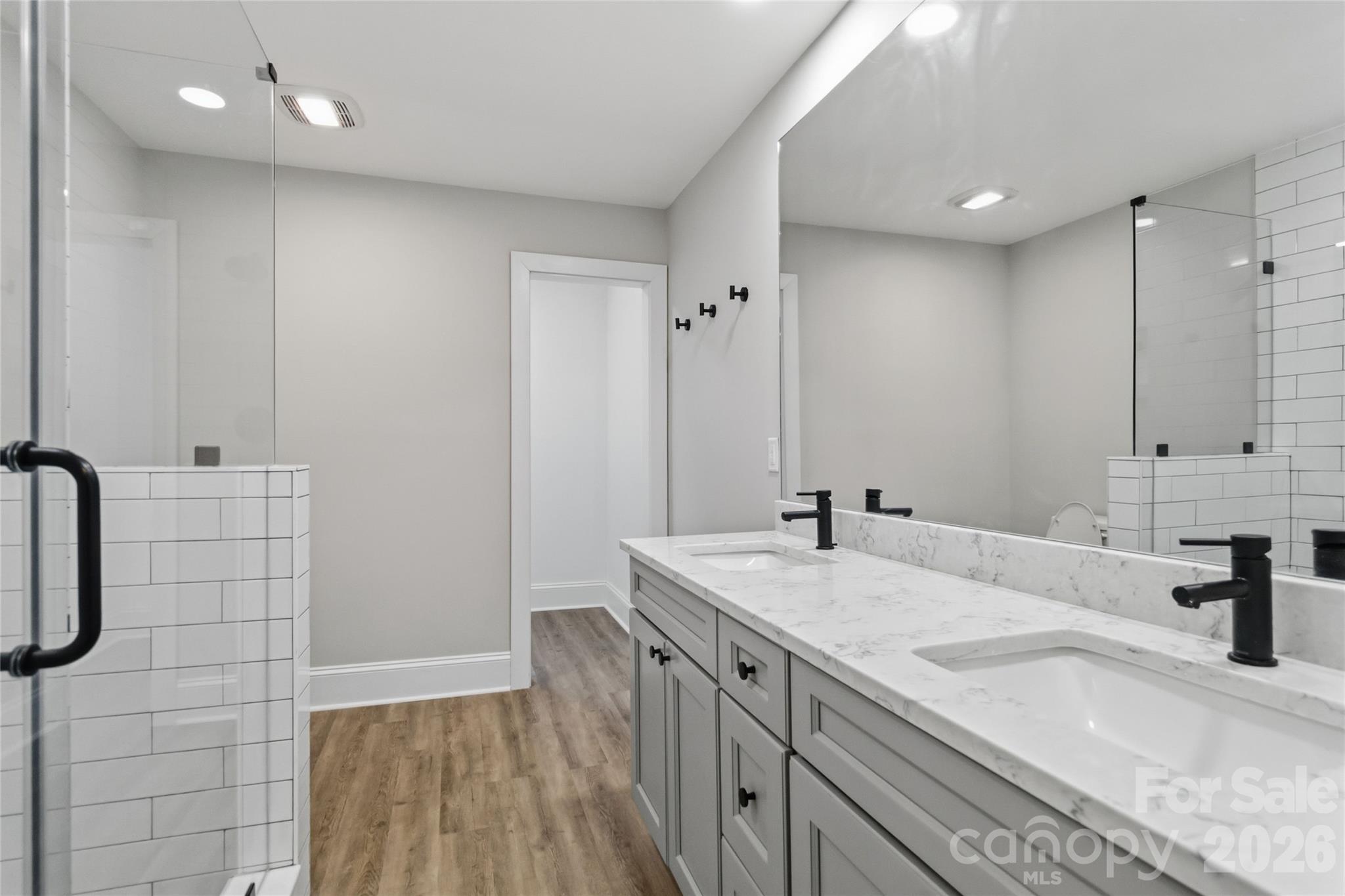 201 W Elm Street Property Photo 21