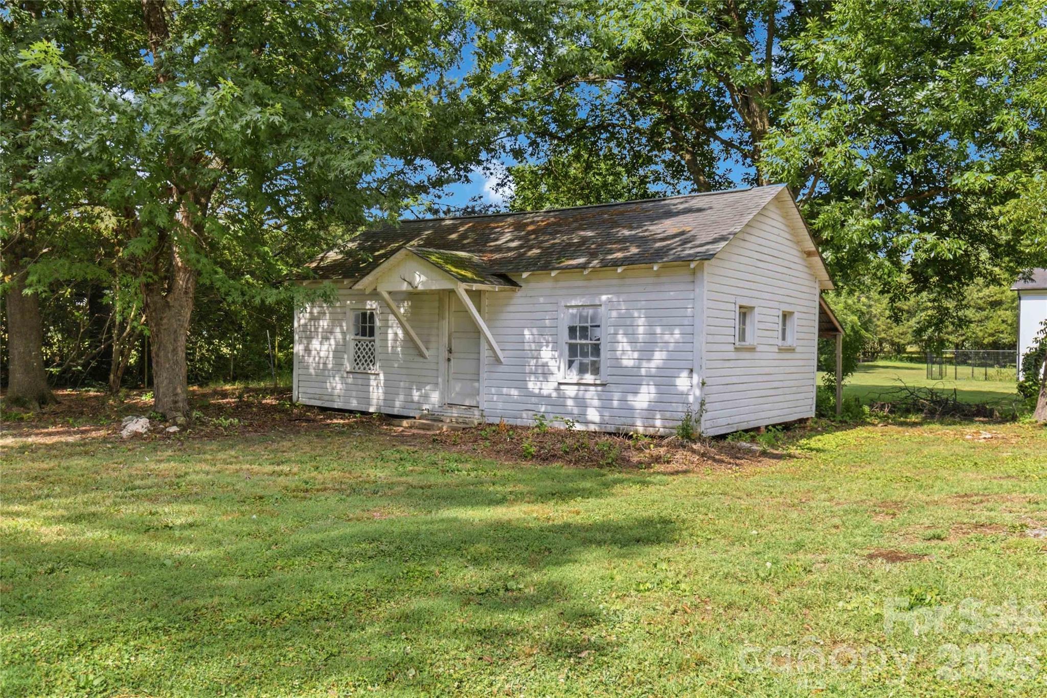 201 W Elm Street Property Photo 26
