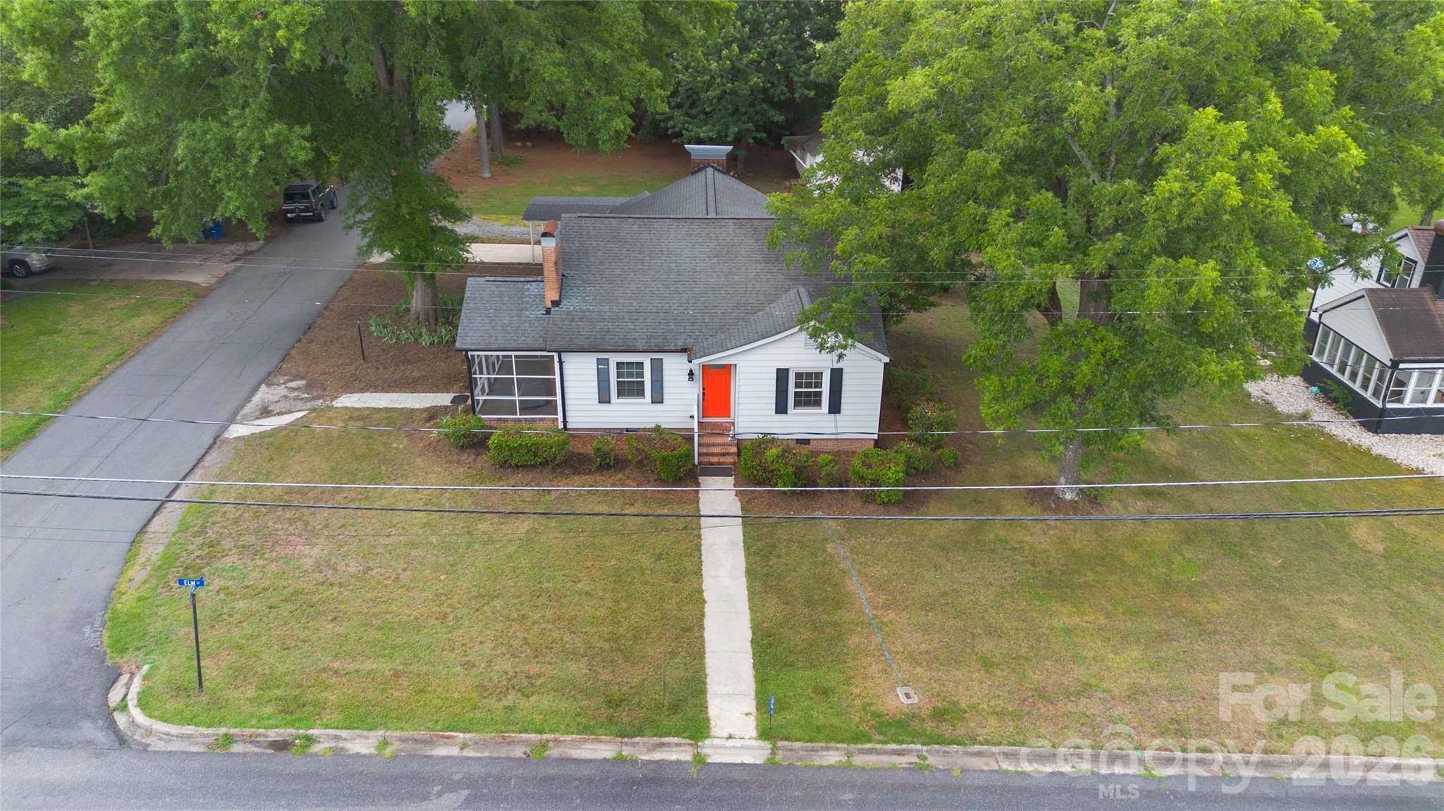 201 W Elm Street Property Photo 30