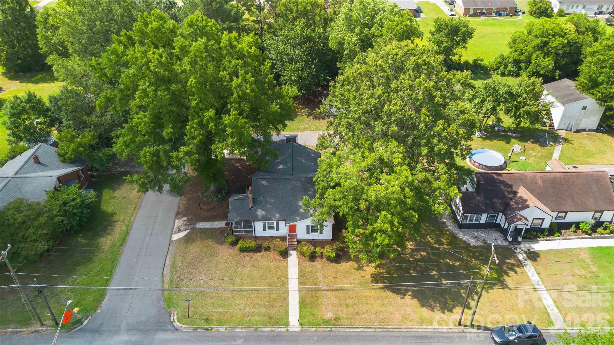 201 W Elm Street Property Photo 31