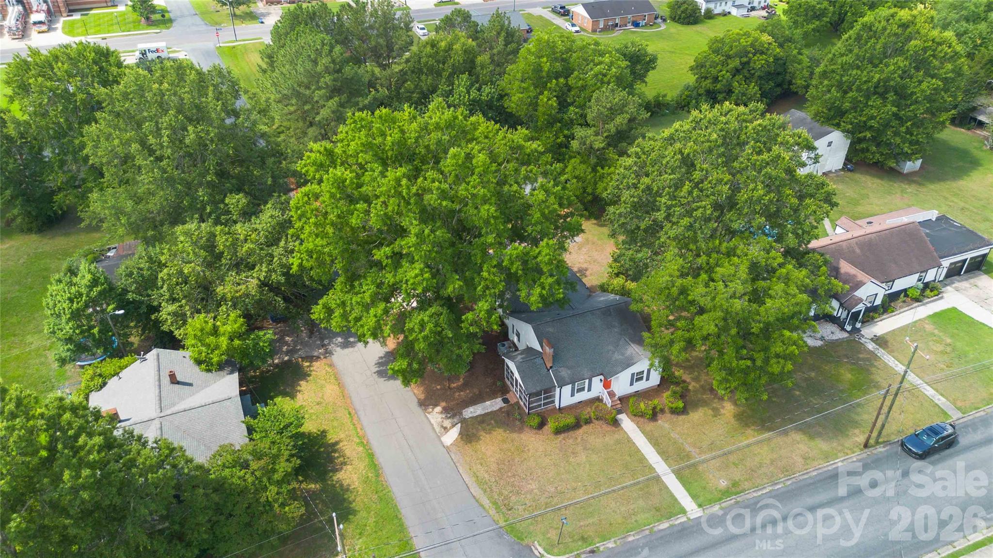 201 W Elm Street Property Photo 32