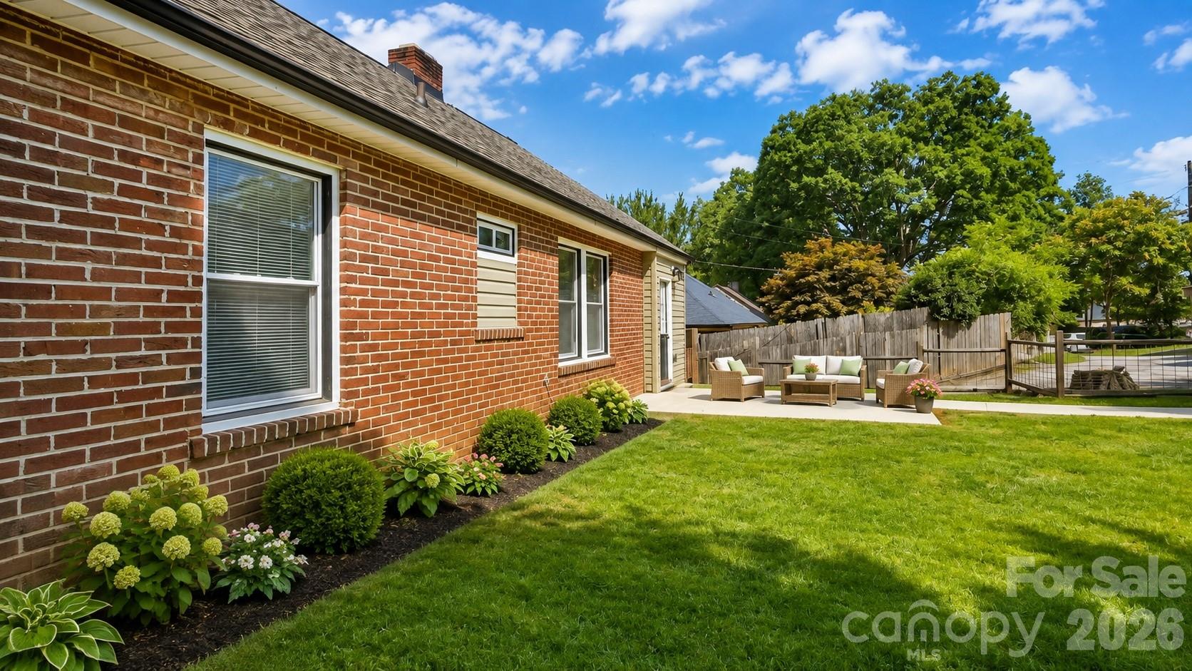 10 Enka Oak Street Property Photo 14
