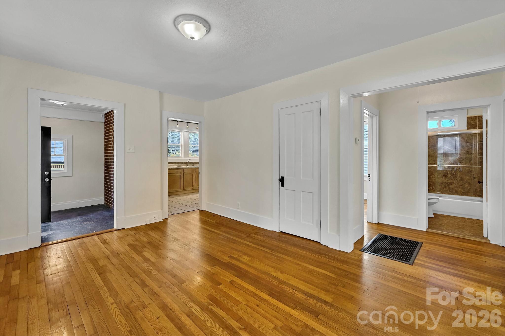 10 Enka Oak Street Property Photo 15