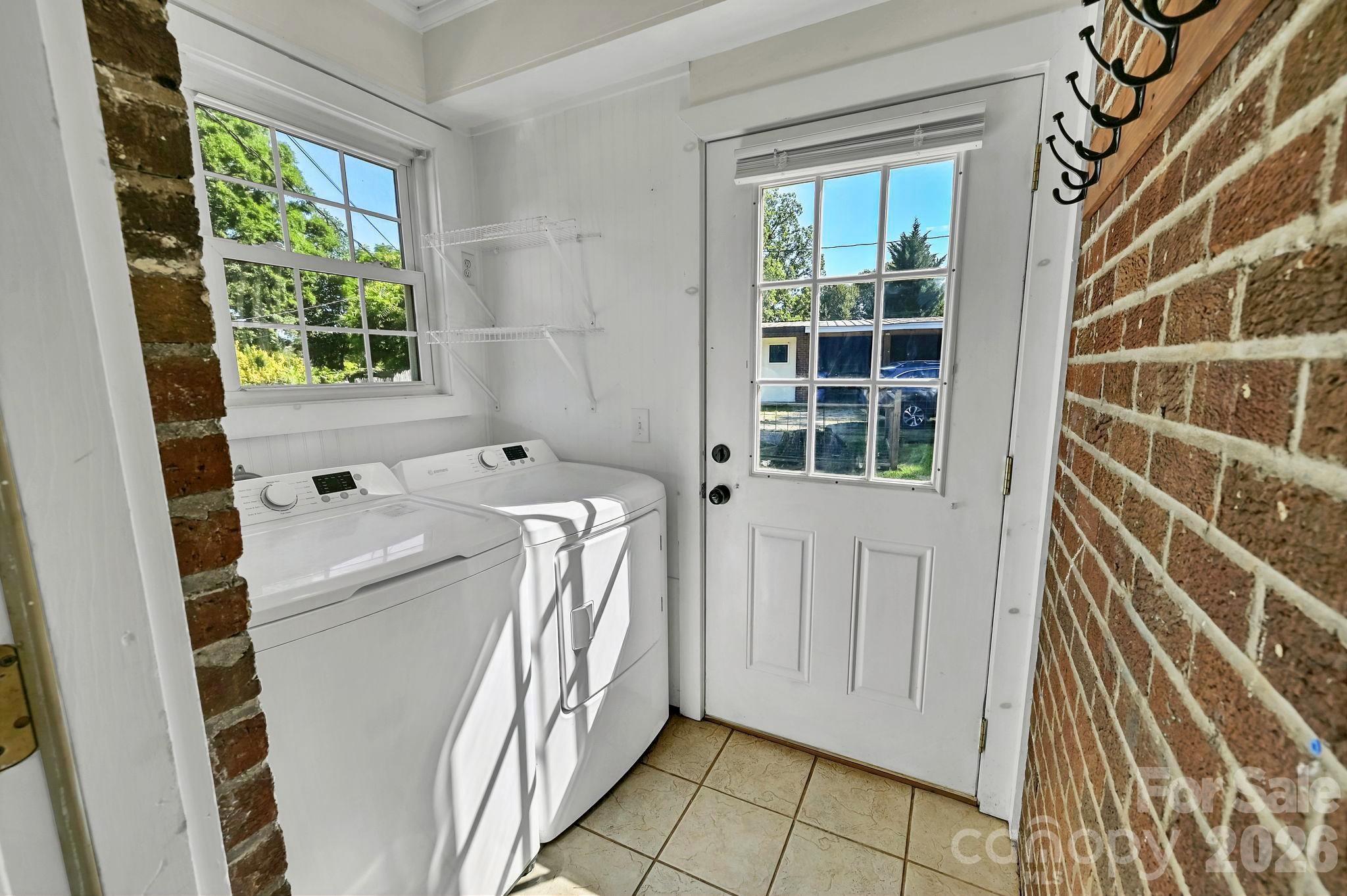 10 Enka Oak Street Property Photo 19