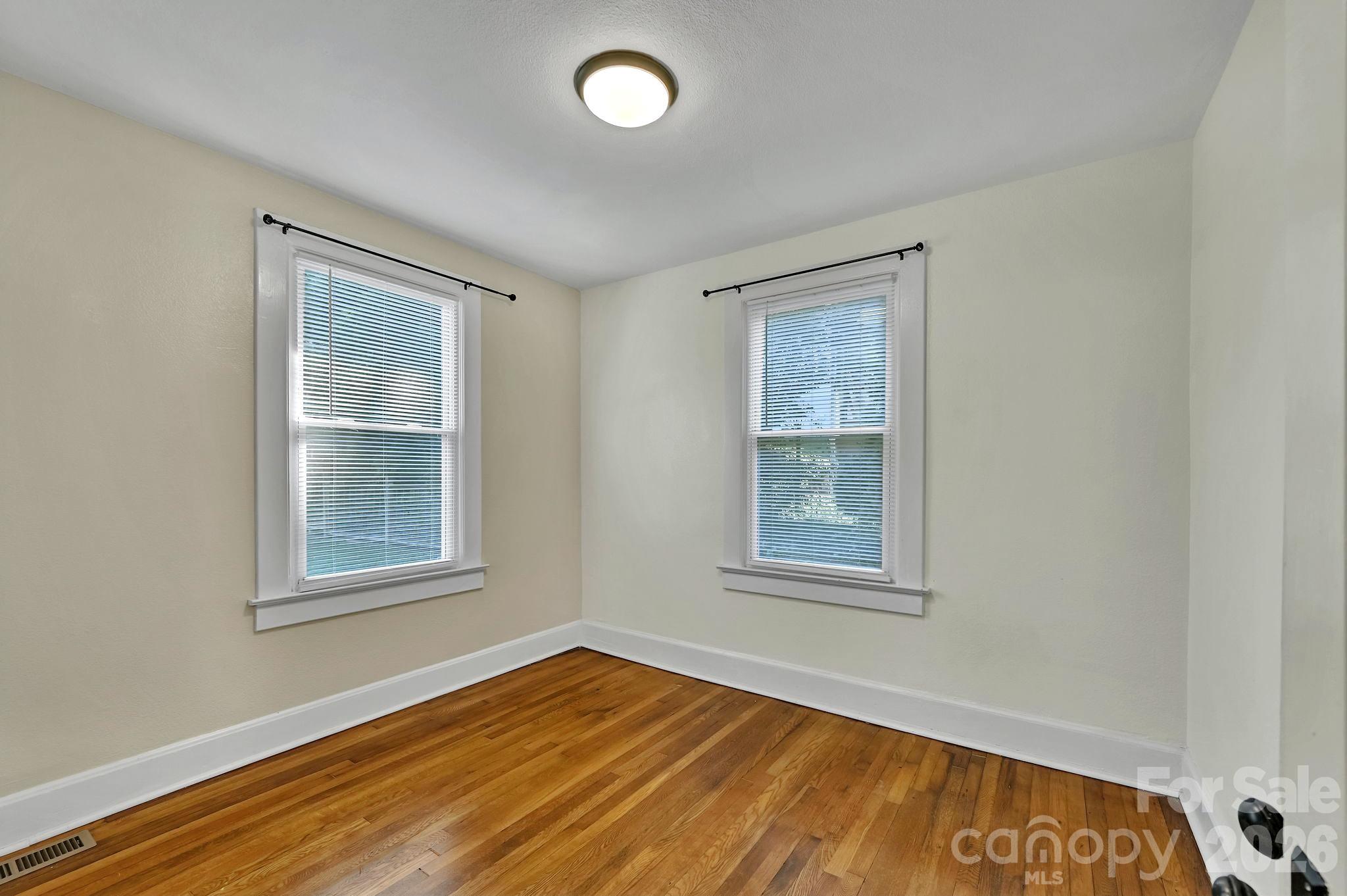 10 Enka Oak Street Property Photo 23